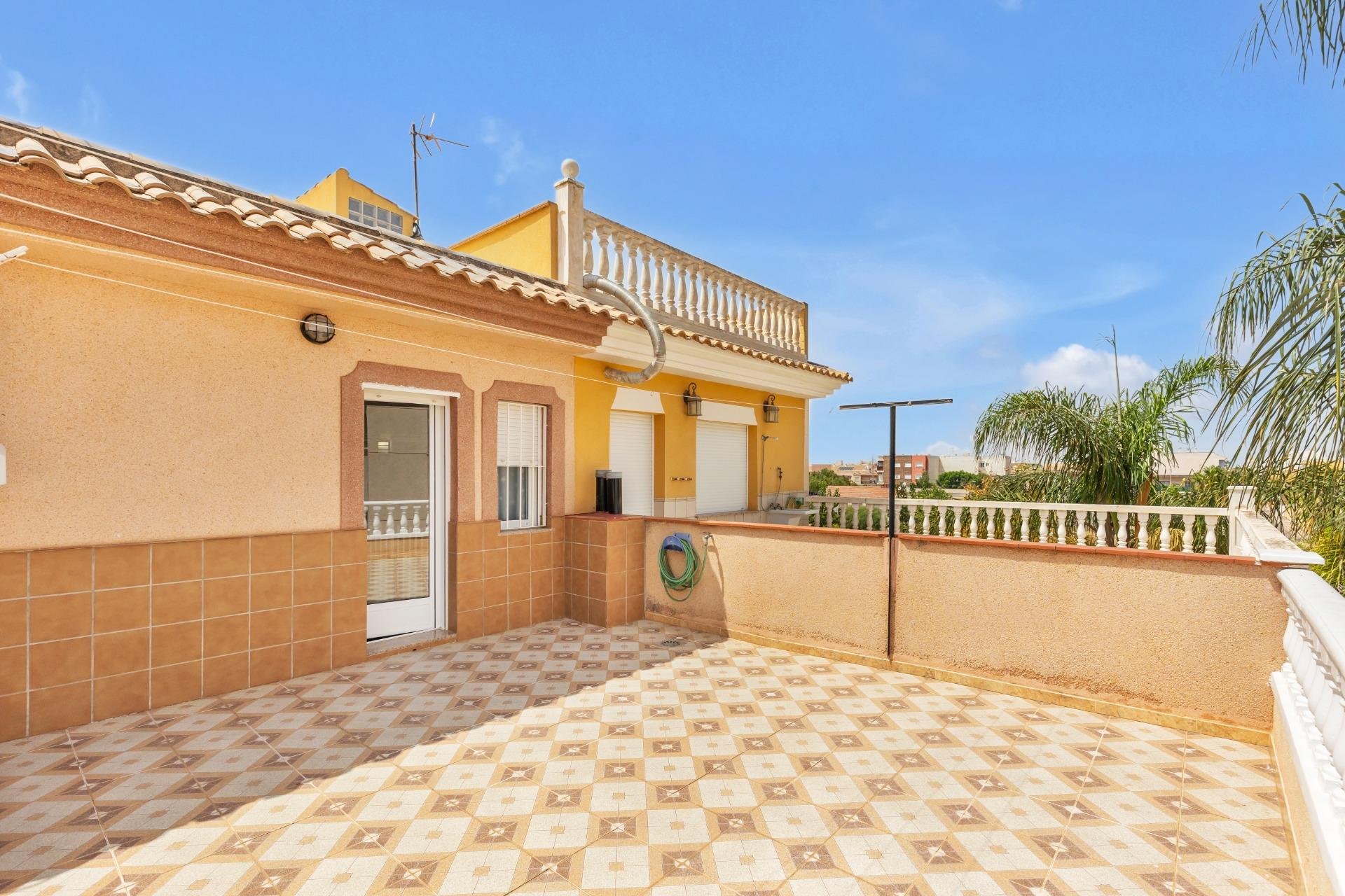 Återförsäljning - Apartment -
Los Alcázares - Centro
