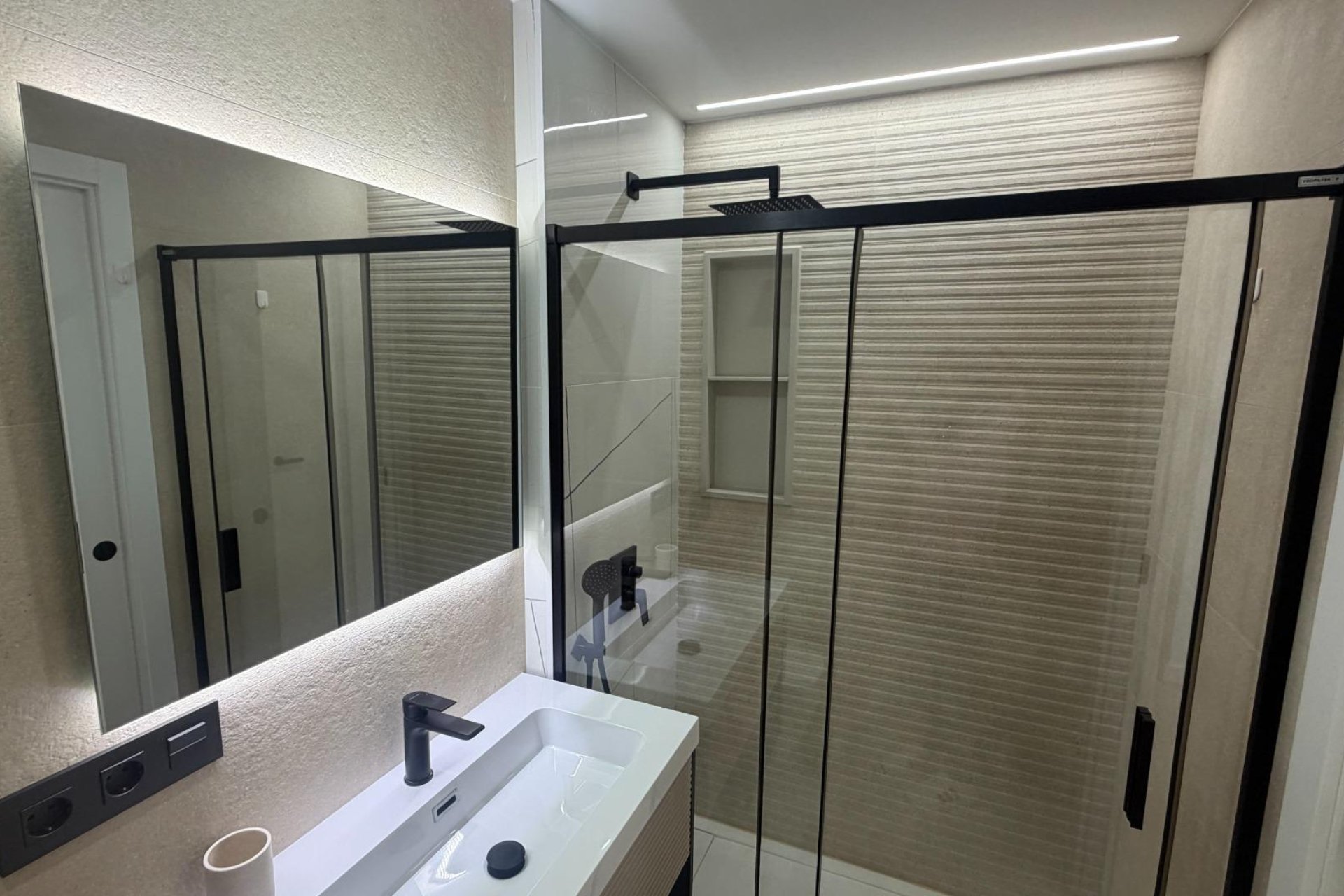 Återförsäljning - Apartment -
Los Alcázares - Dolores De Pacheco-santa Rosalía