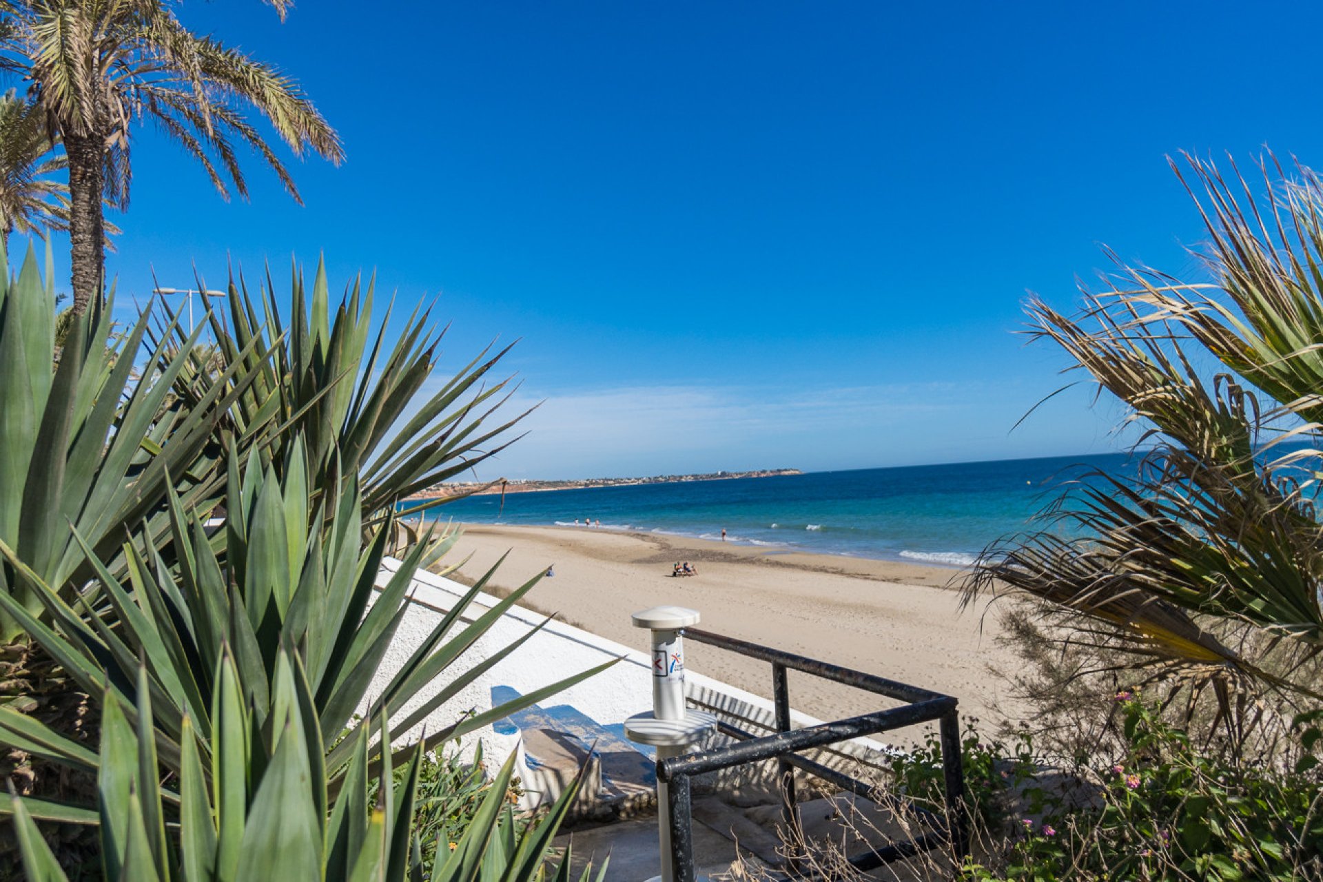 Återförsäljning - Apartment -
Mil Palmeras - Beach