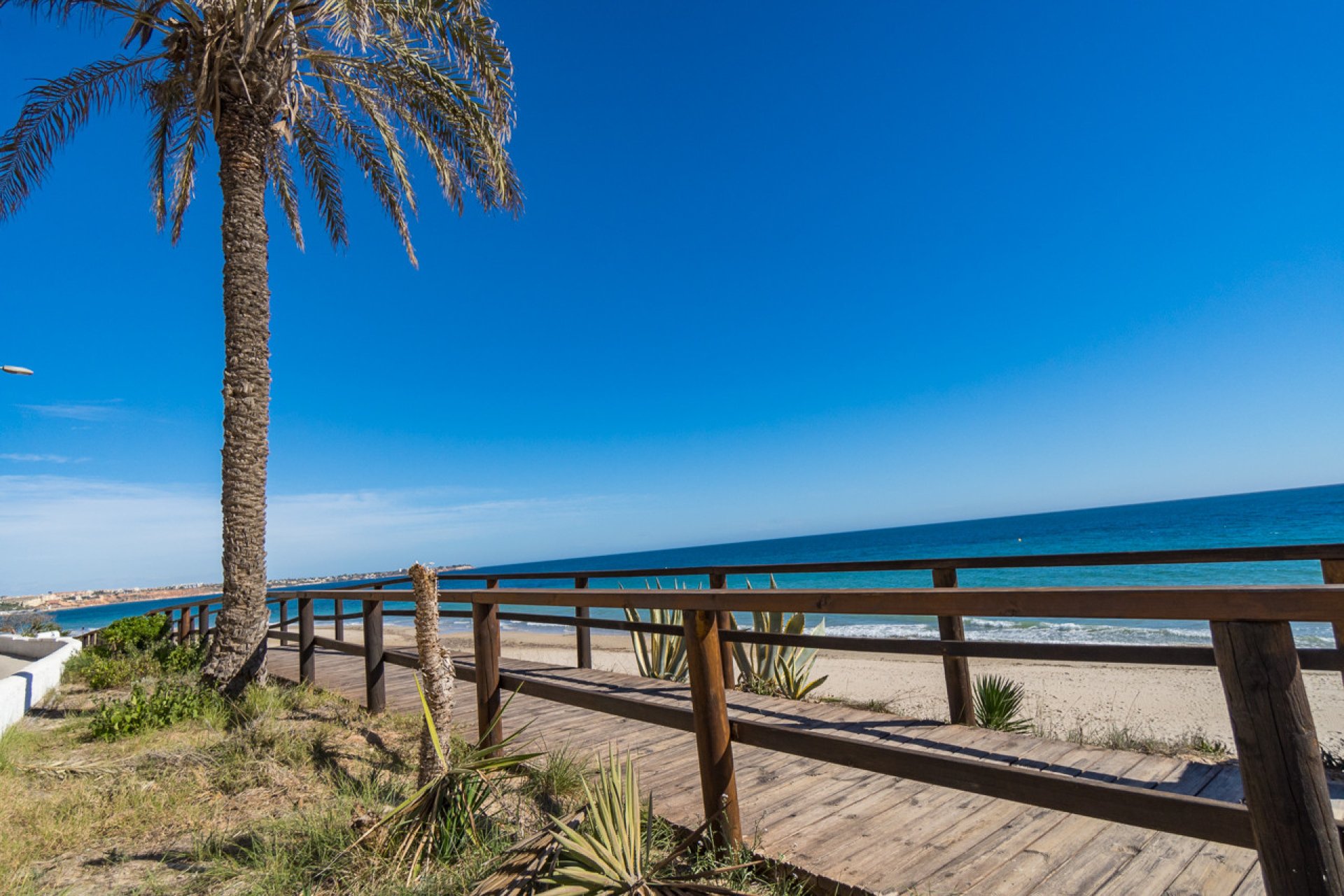 Återförsäljning - Apartment -
Mil Palmeras - Beach