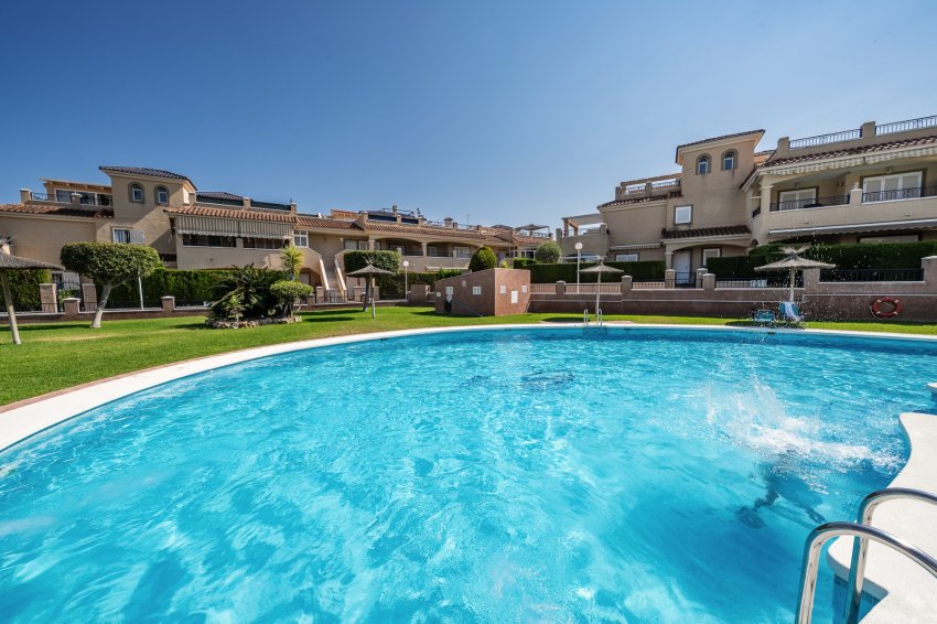 Återförsäljning - Apartment -
Mil Palmeras - Riomar