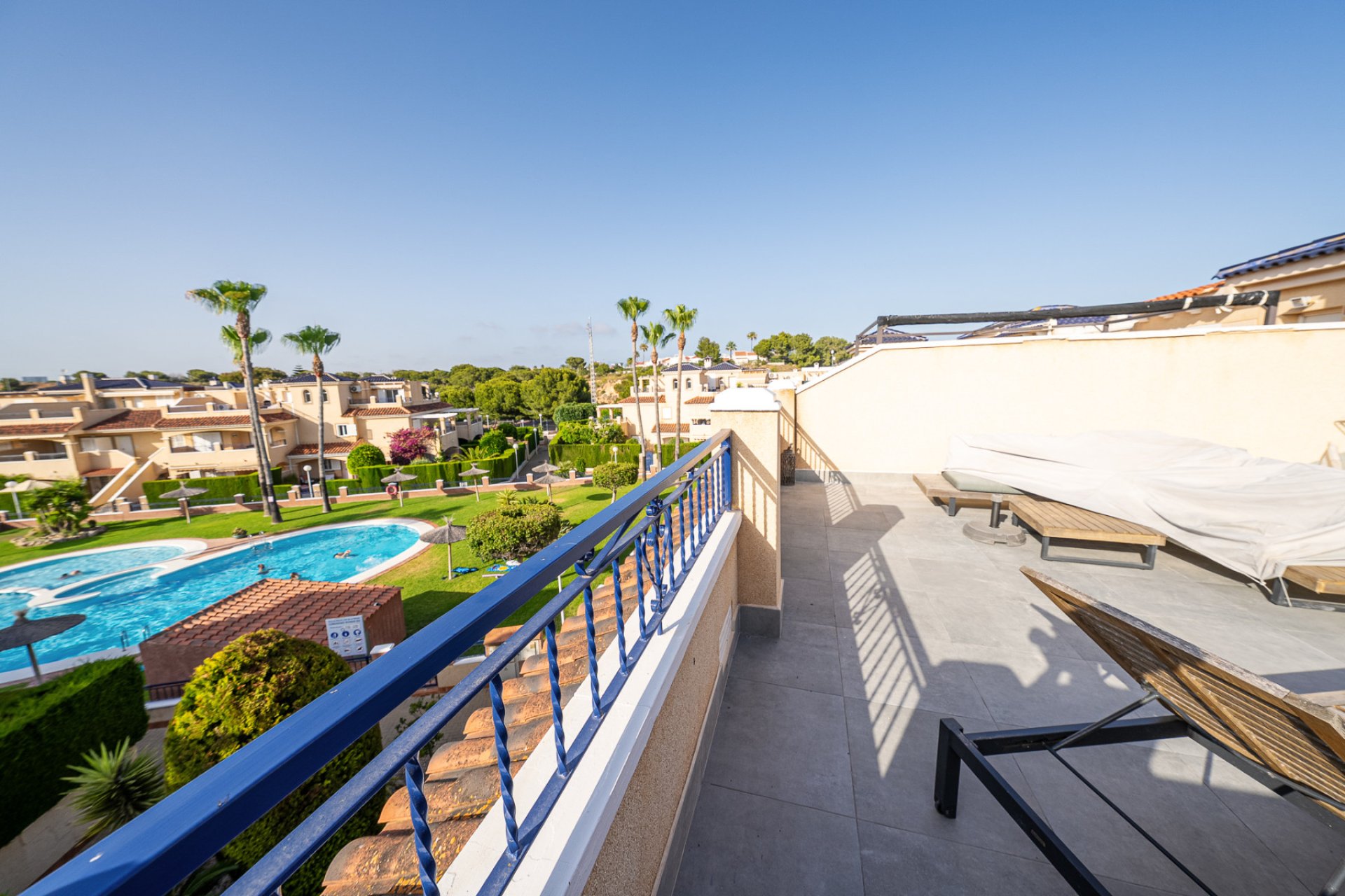 Återförsäljning - Apartment -
Mil Palmeras - Riomar