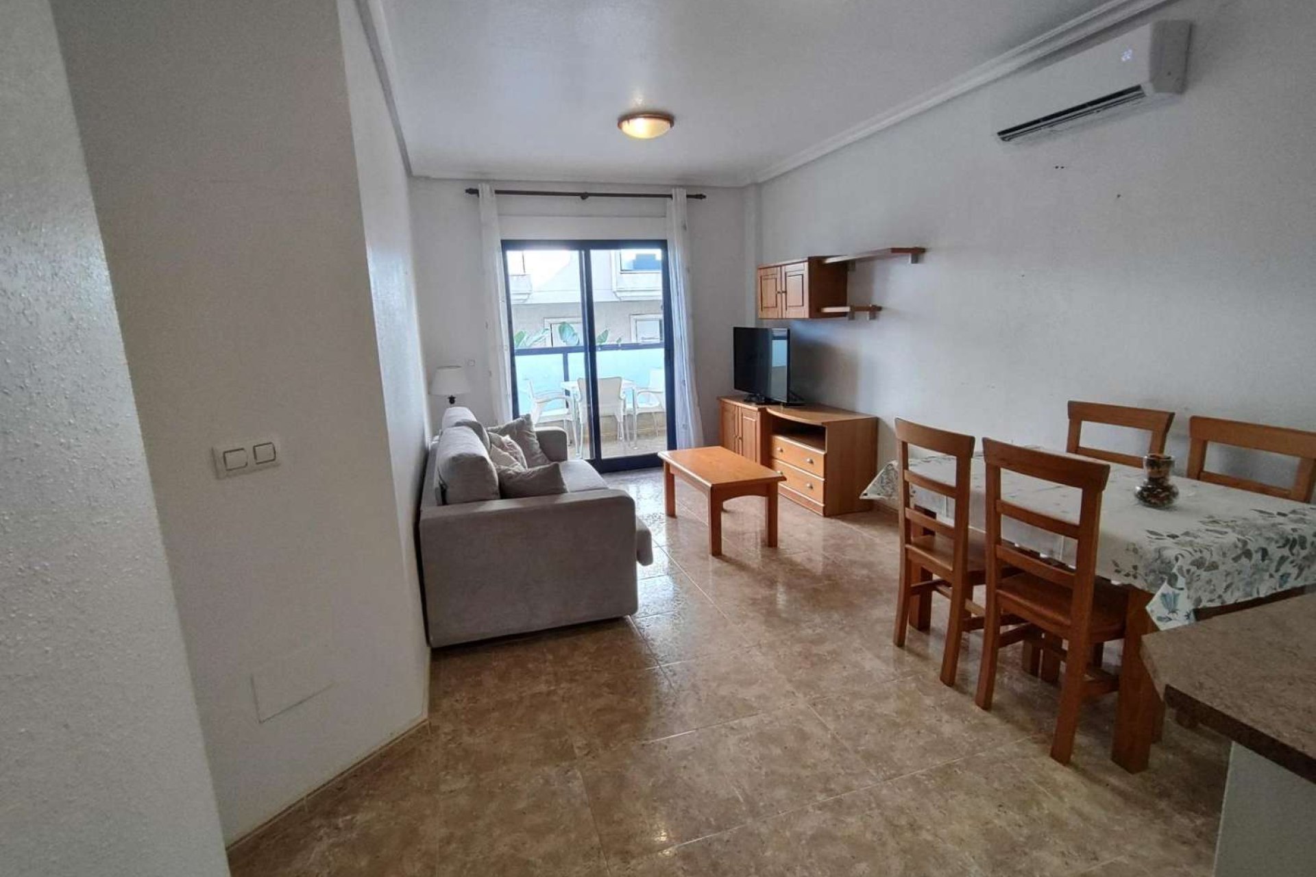 Återförsäljning - Apartment -
Orihuela - Aguamarina