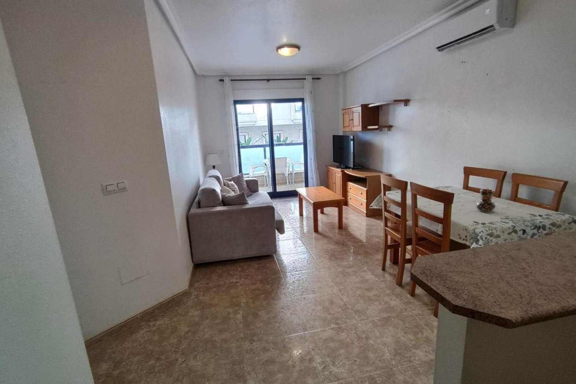 Återförsäljning - Apartment -
Orihuela - Aguamarina