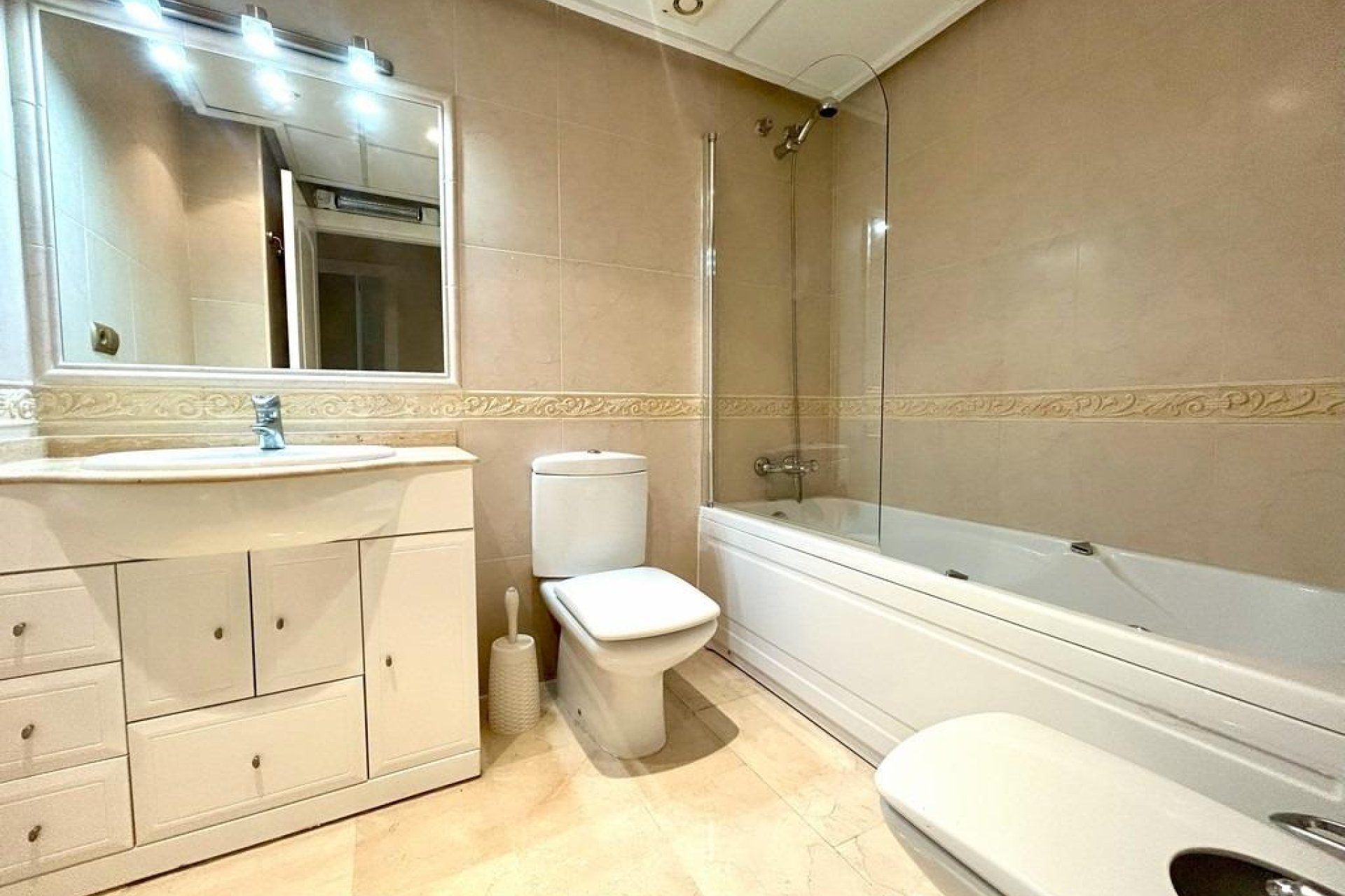 Återförsäljning - Apartment -
Orihuela Costa - Aguamarina