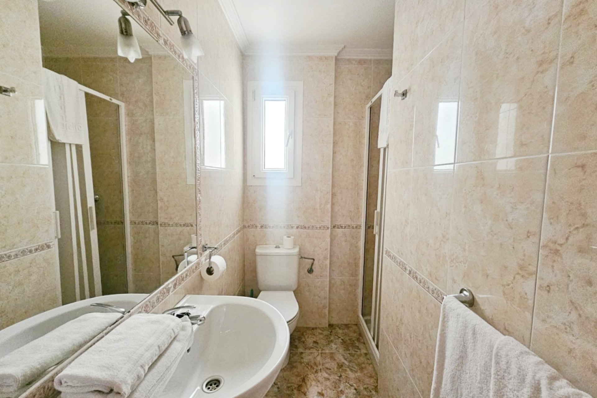 Återförsäljning - Apartment -
Orihuela Costa - Aguamarina