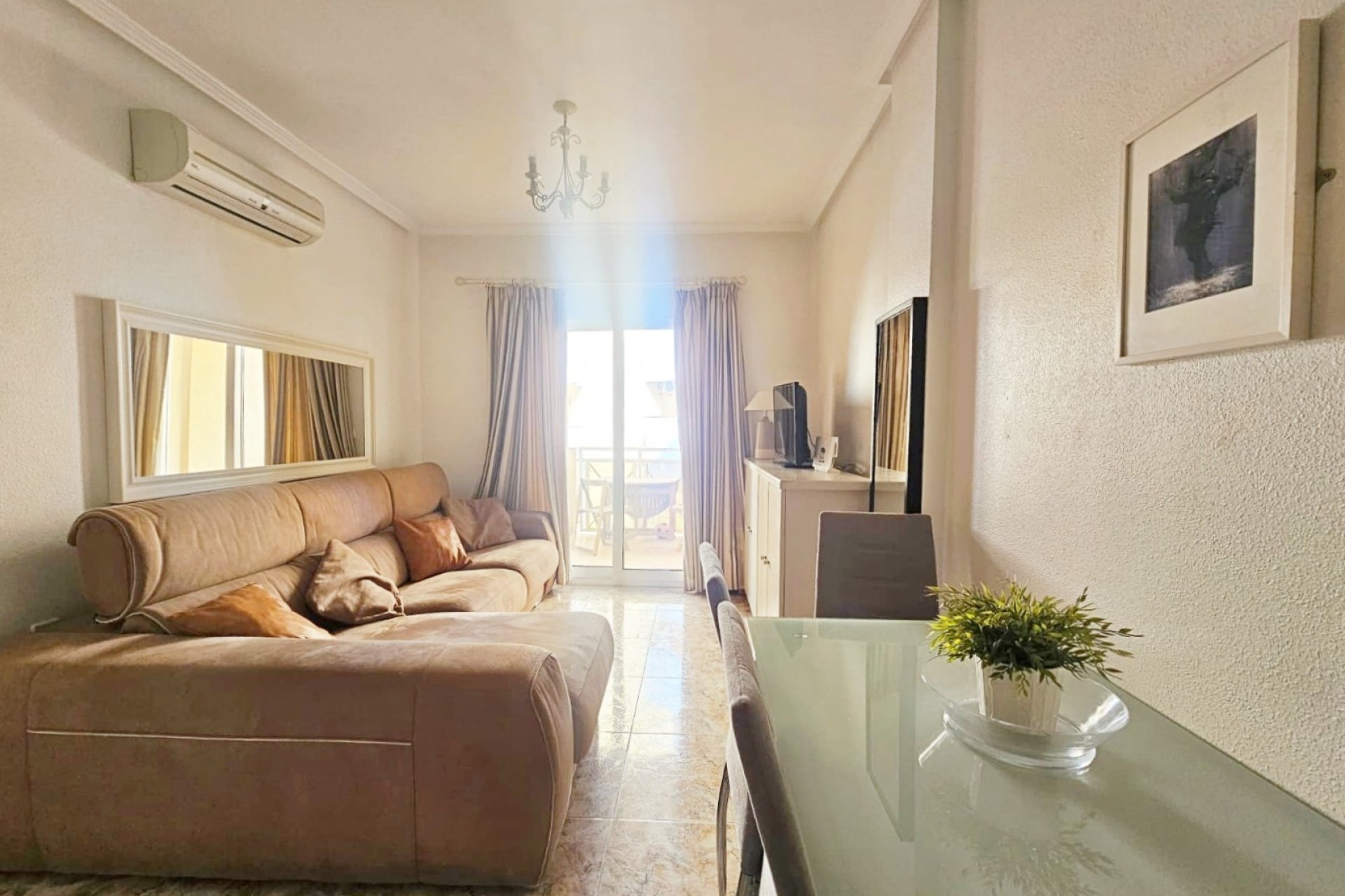 Återförsäljning - Apartment -
Orihuela Costa - Aguamarina