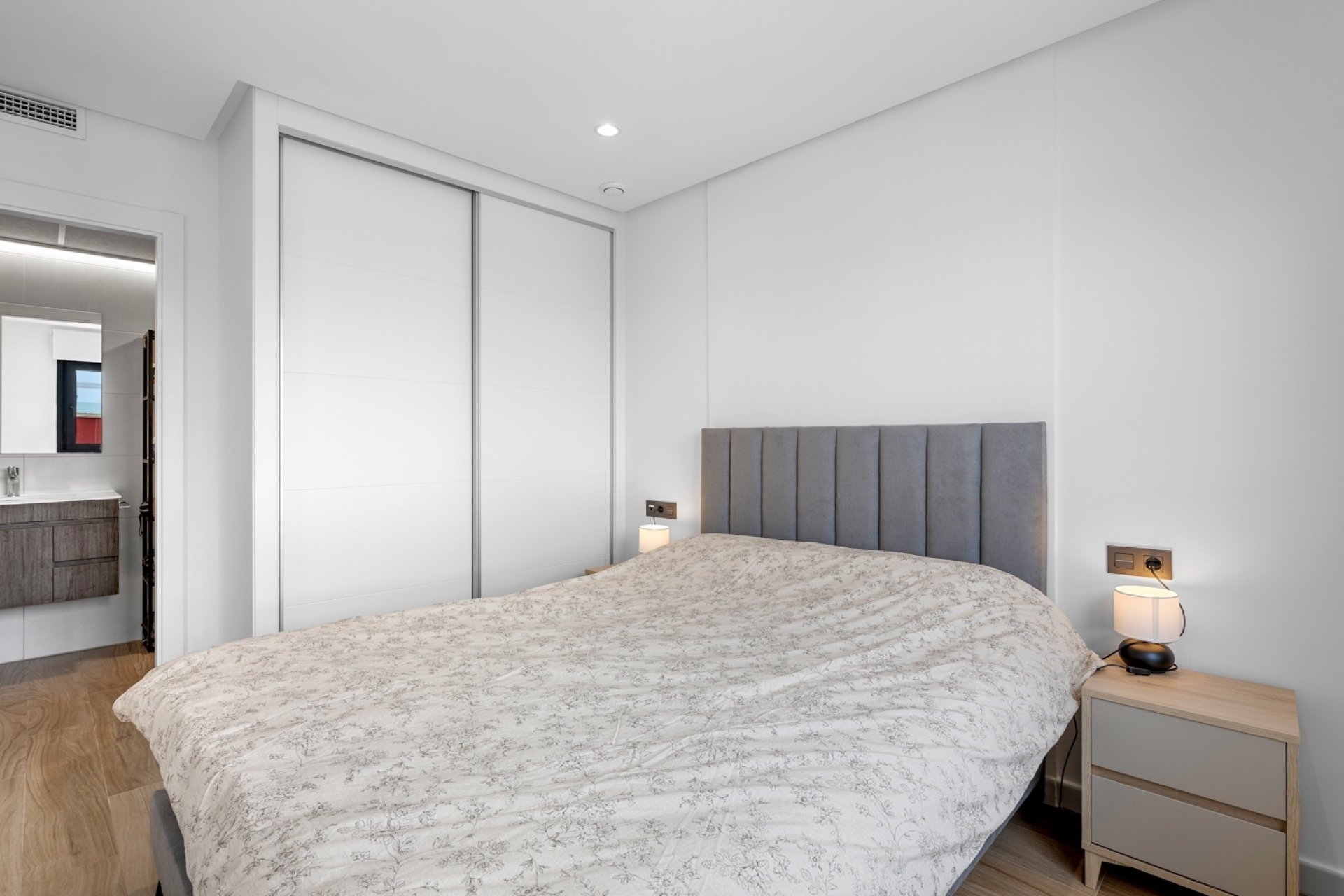 Återförsäljning - Apartment -
Orihuela - Costa Blanca South