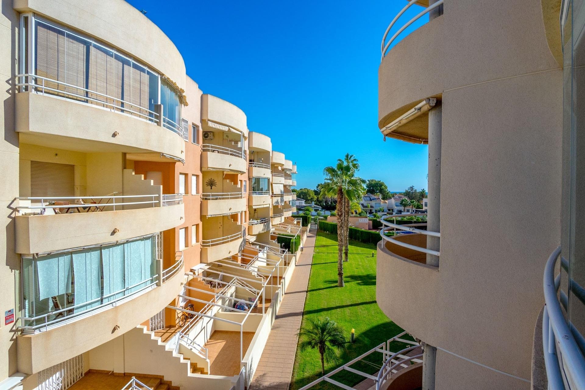 Återförsäljning - Apartment -
Orihuela Costa - Campoamor