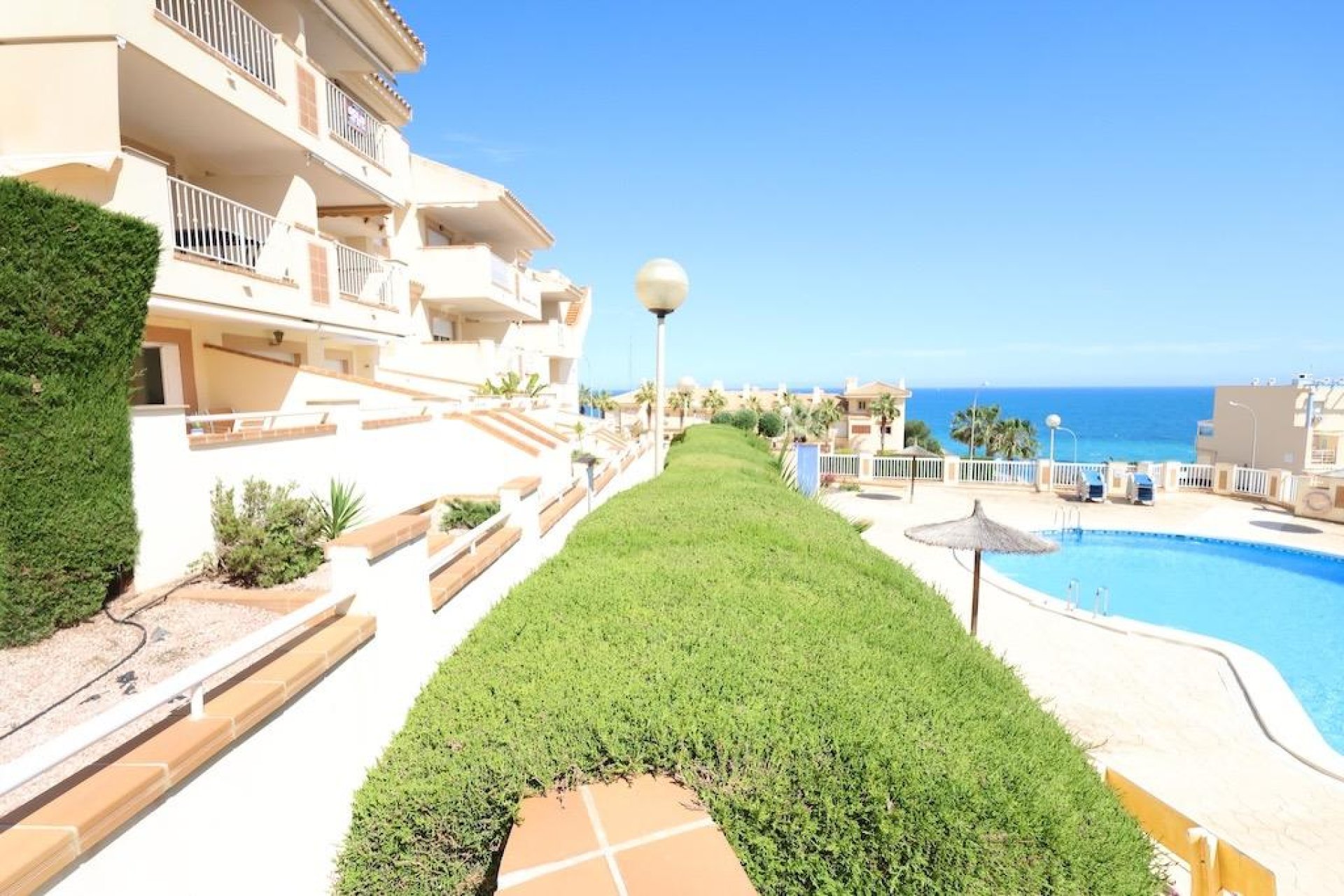 Återförsäljning - Apartment -
Orihuela Costa - Campoamor