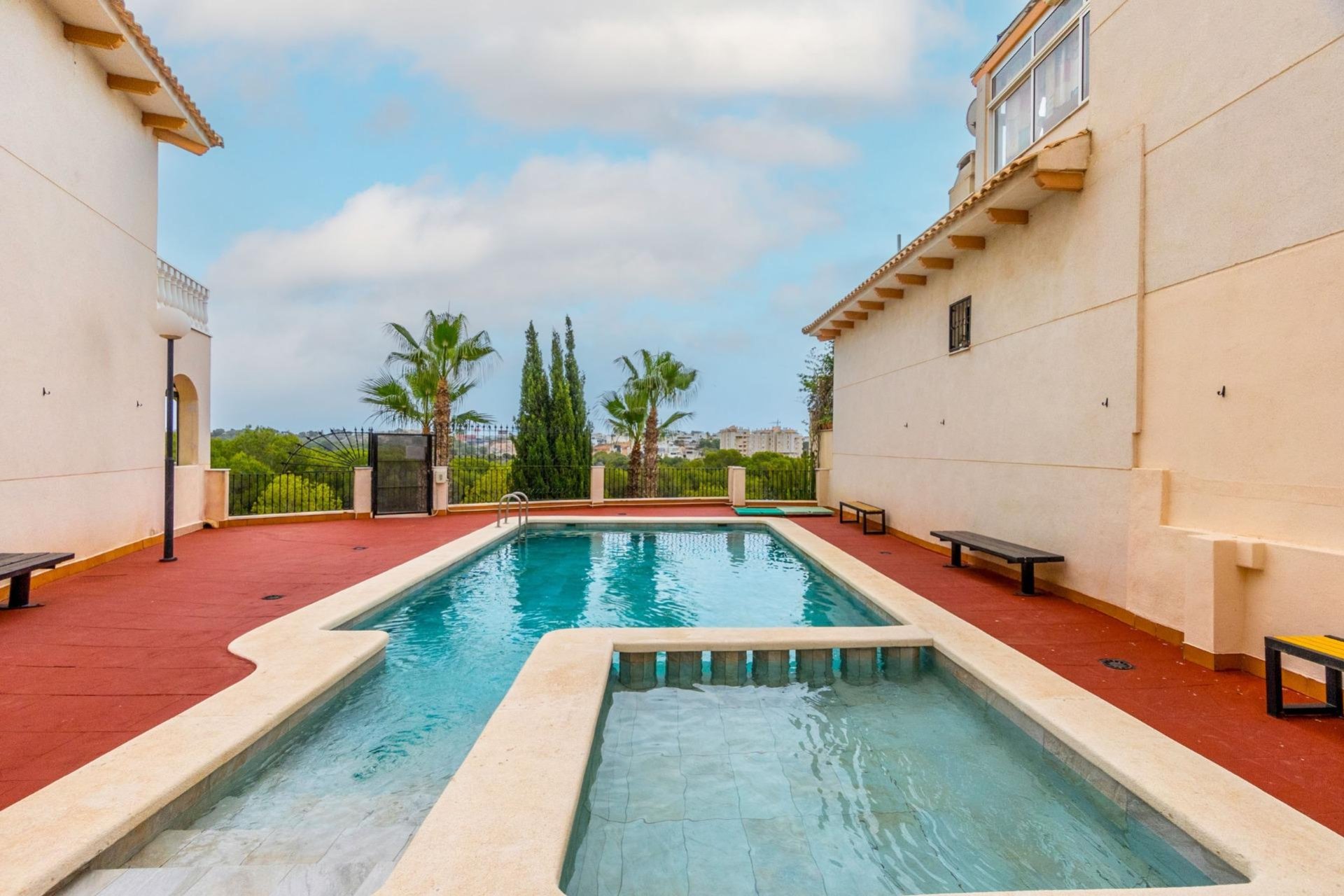 Återförsäljning - Apartment -
Orihuela Costa - Campoamor