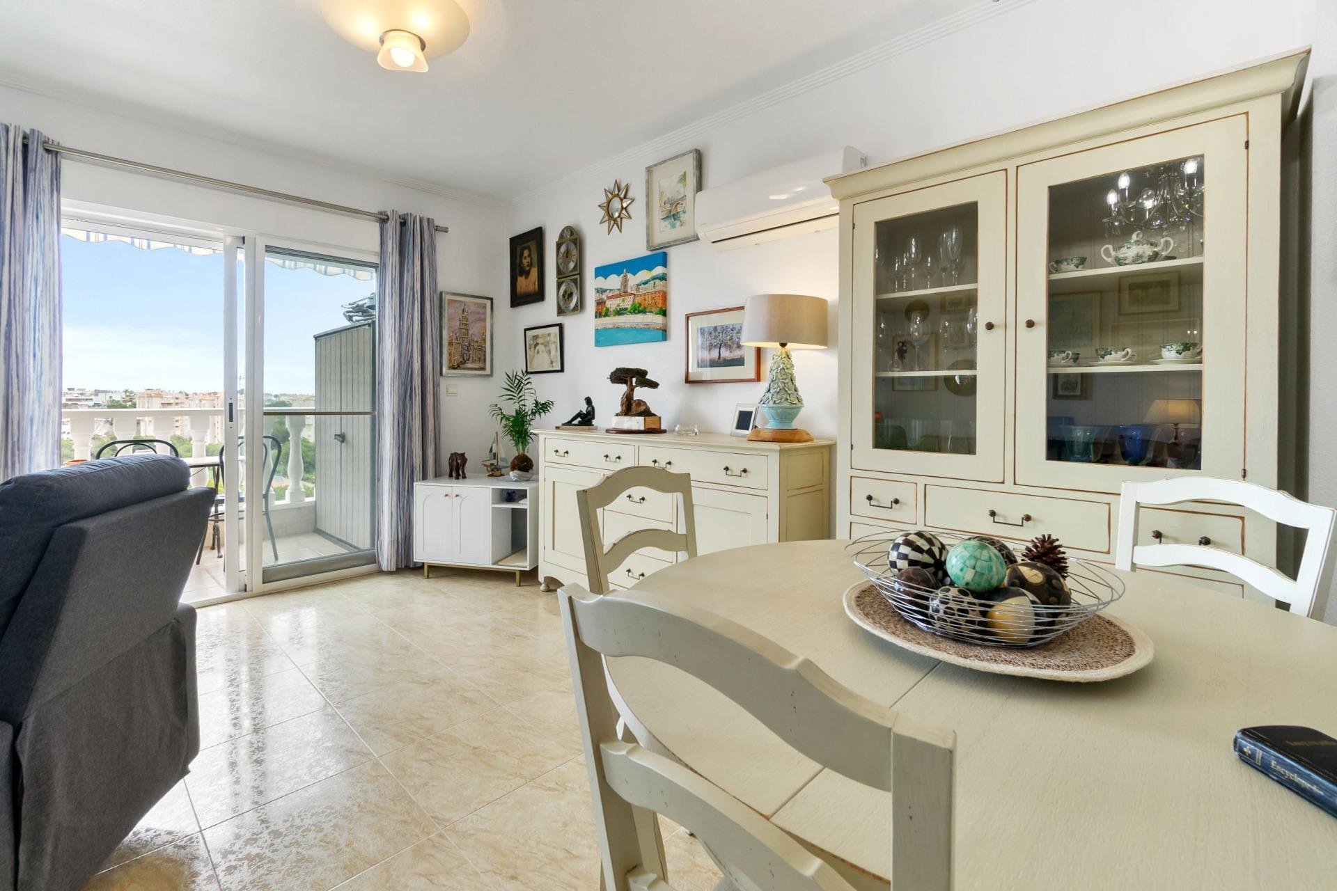 Återförsäljning - Apartment -
Orihuela Costa - Campoamor