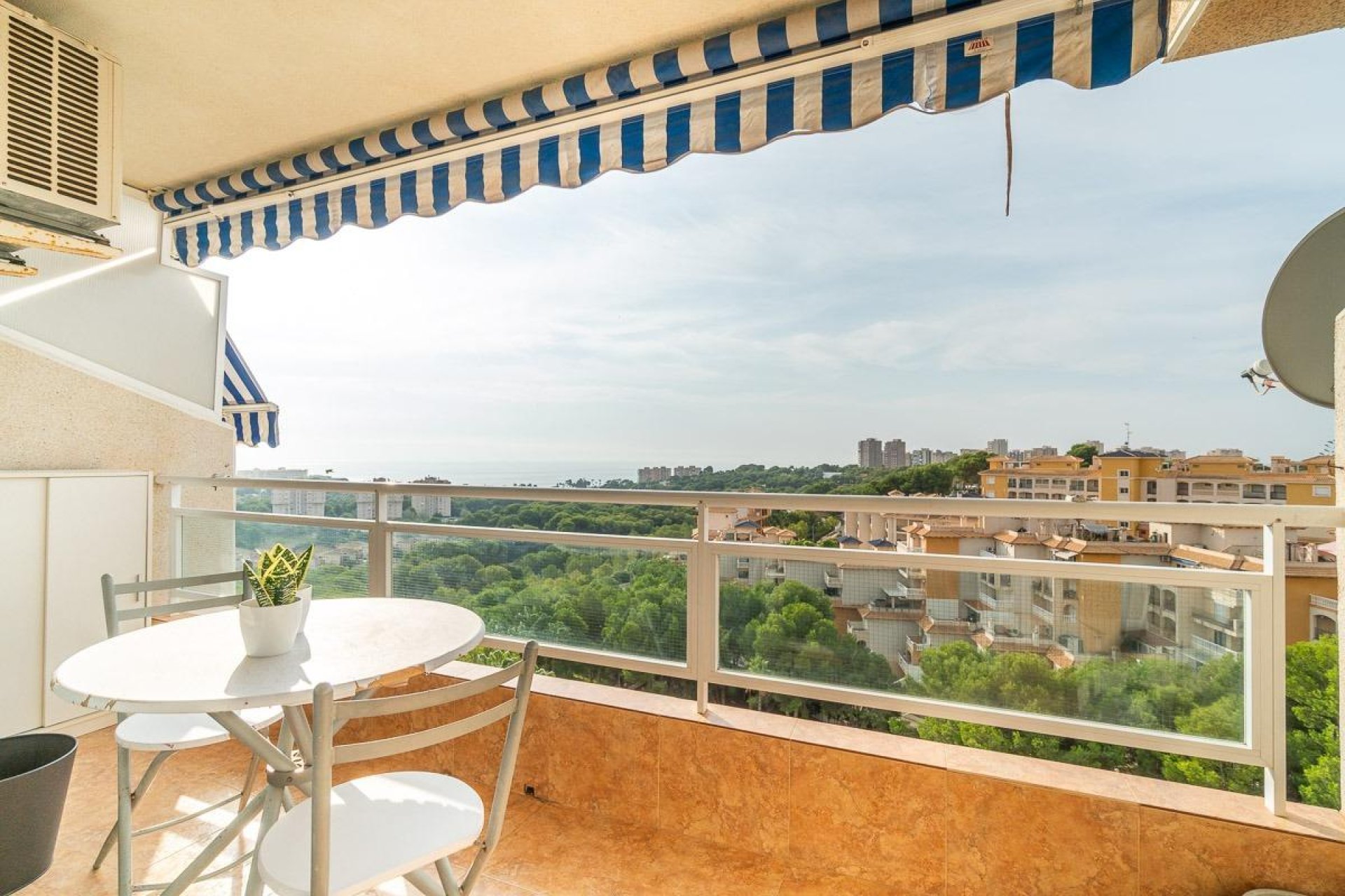 Återförsäljning - Apartment -
Orihuela Costa - Campoamor