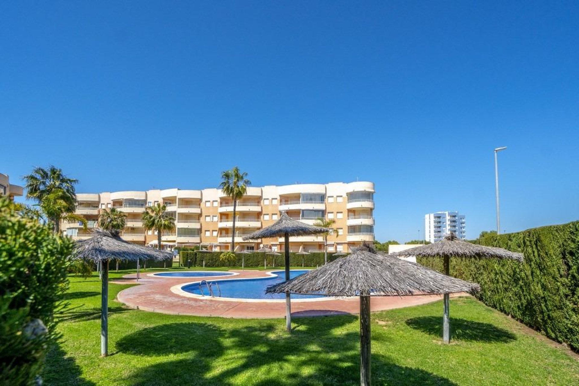 Återförsäljning - Apartment -
Orihuela Costa - Campoamor