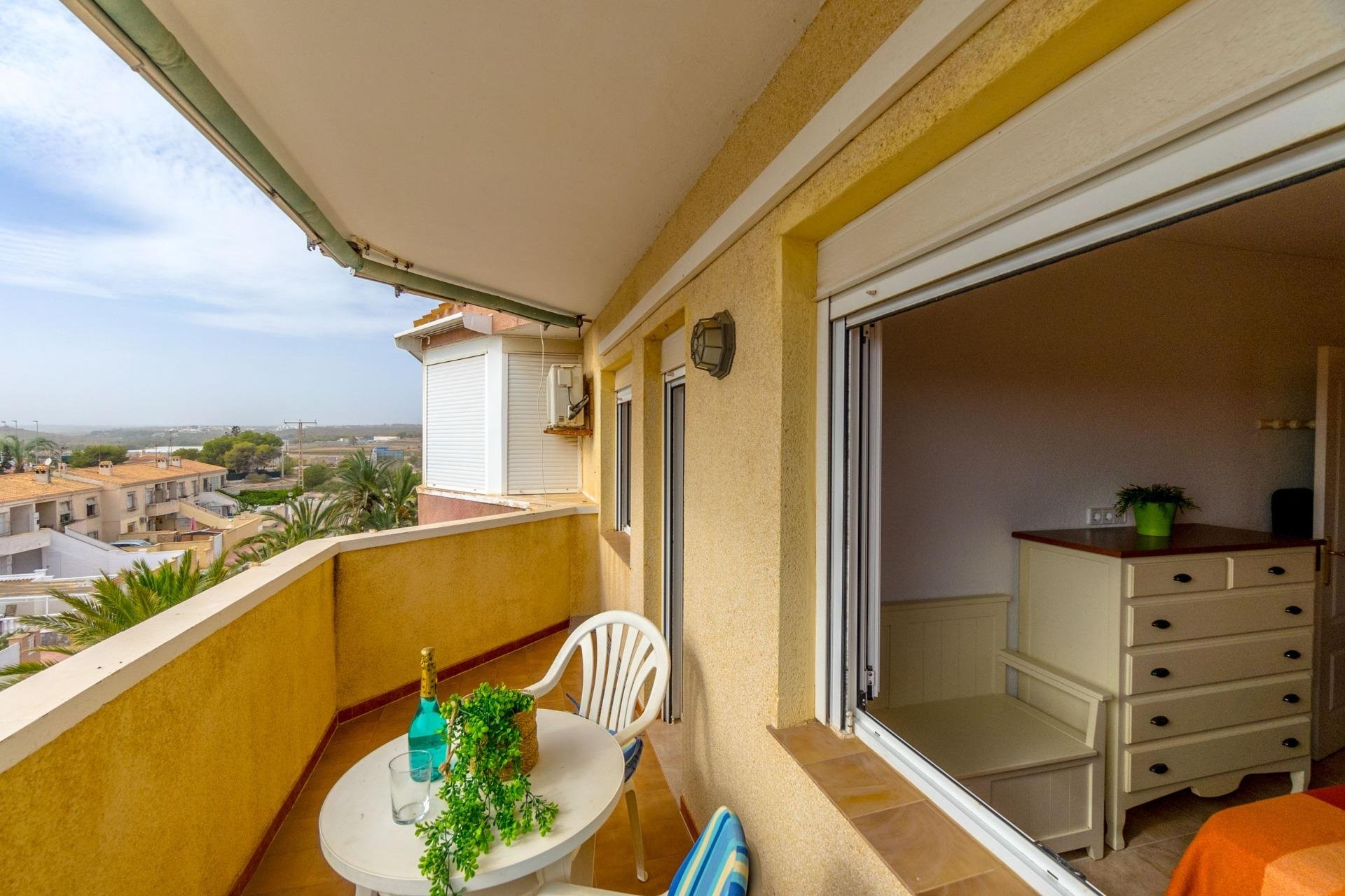 Återförsäljning - Apartment -
Orihuela Costa - Campoamor