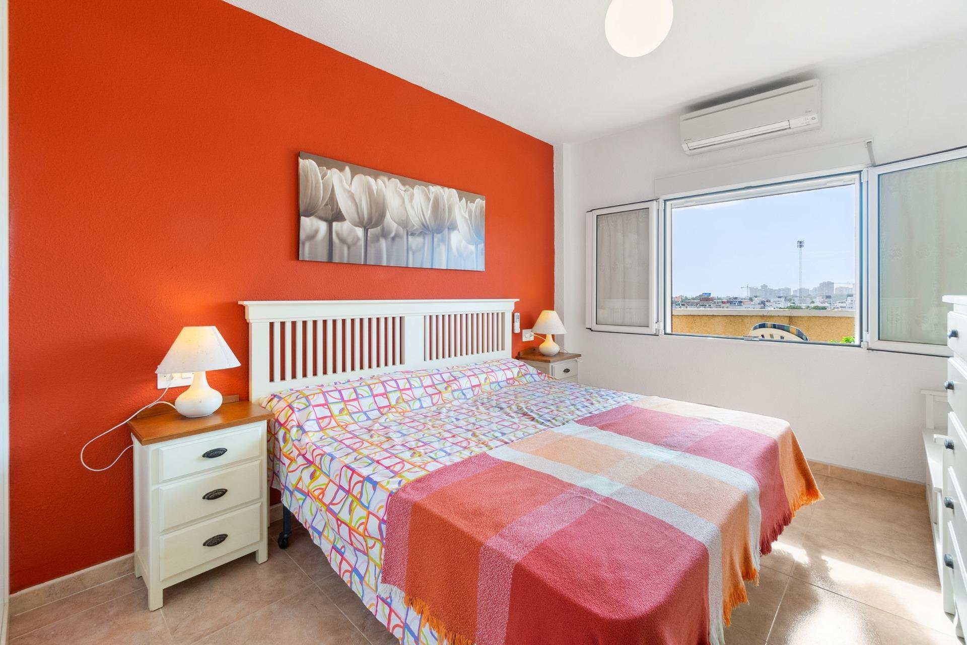 Återförsäljning - Apartment -
Orihuela Costa - Campoamor