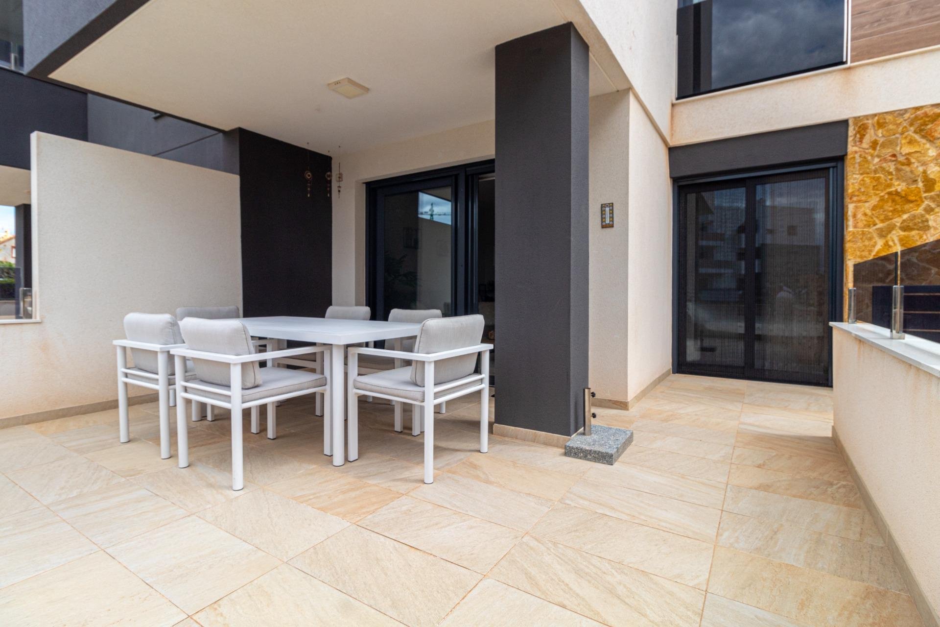 Återförsäljning - Apartment -
Orihuela Costa - La Florida