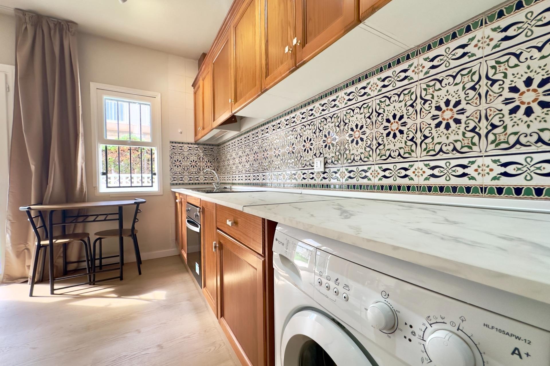 Återförsäljning - Apartment -
Orihuela Costa - La Regia