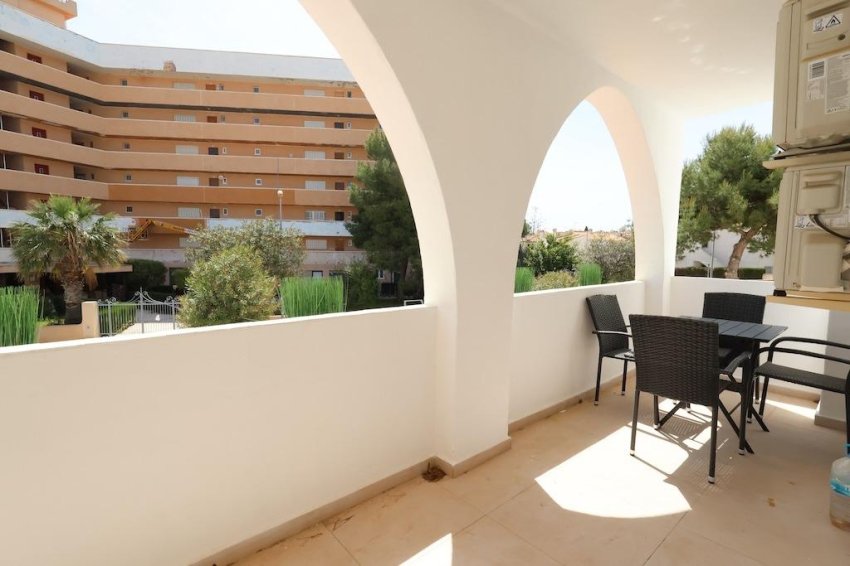 Återförsäljning - Apartment -
Orihuela Costa - La Zenia