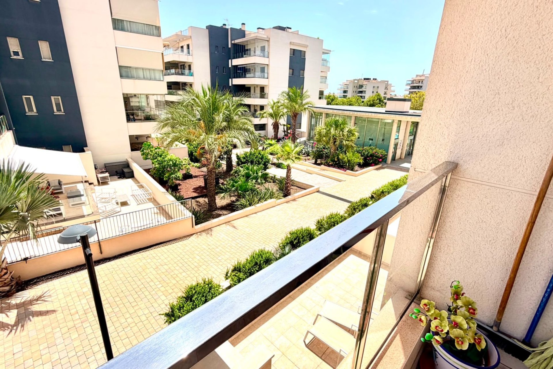Återförsäljning - Apartment -
Orihuela Costa - La Zenia