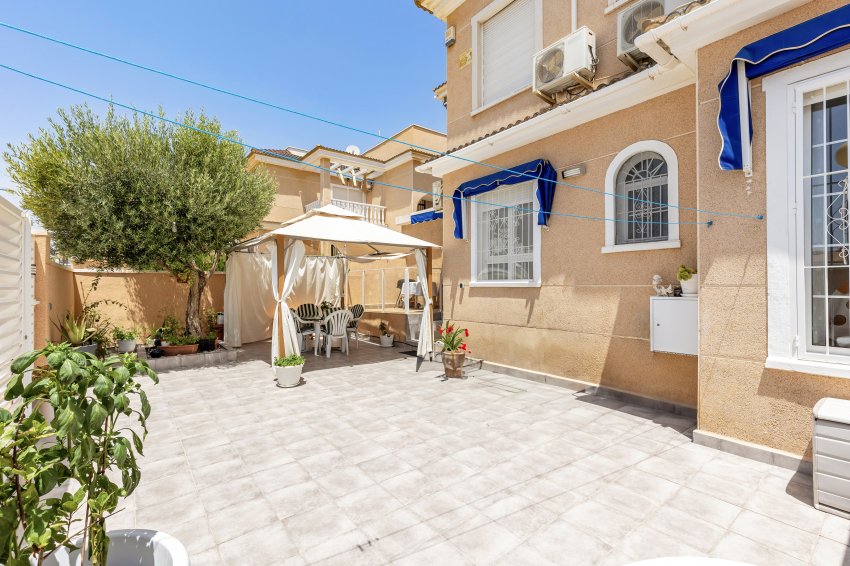 Återförsäljning - Apartment -
Orihuela Costa - La Zenia