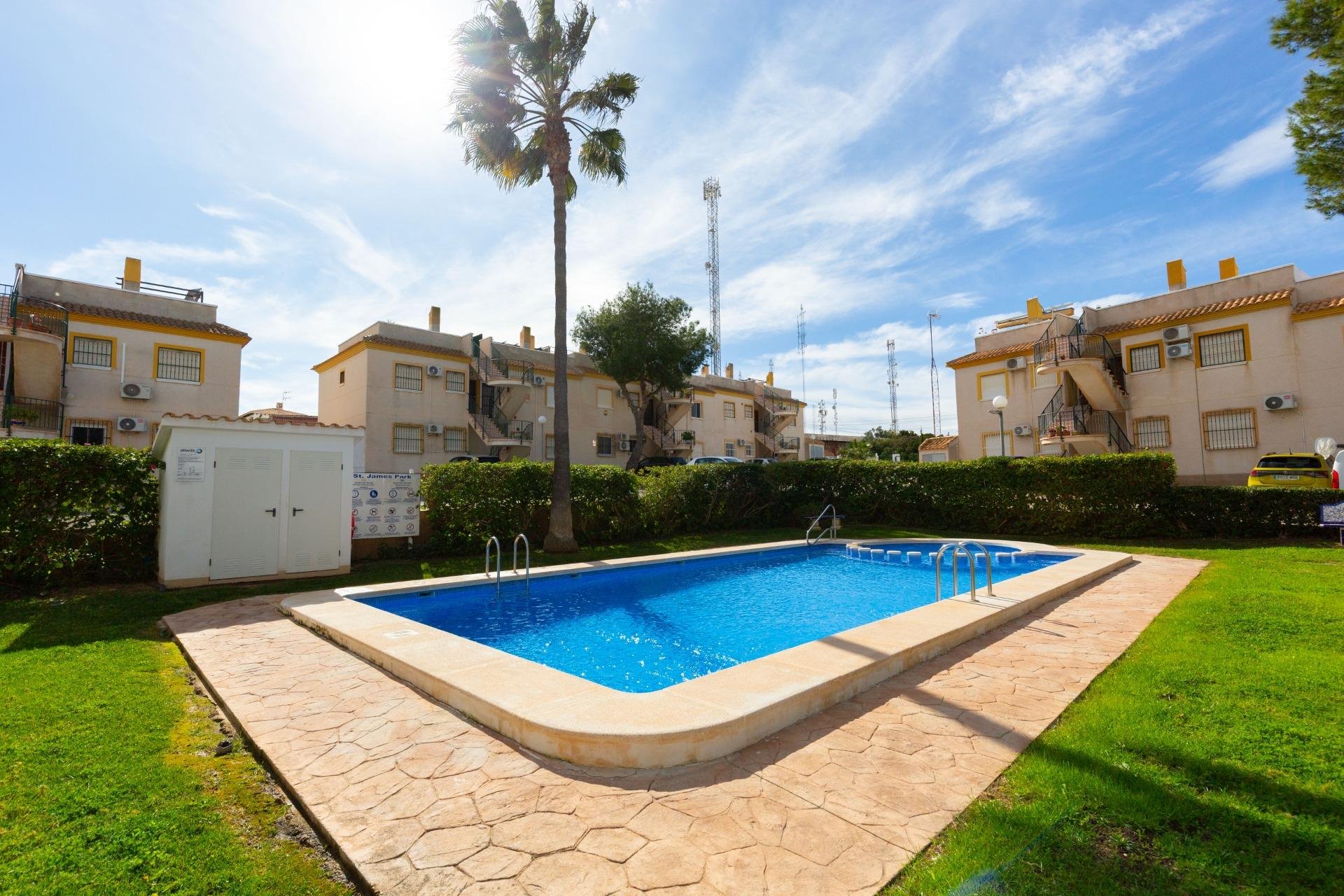 Återförsäljning - Apartment -
Orihuela Costa - Las Filipinas