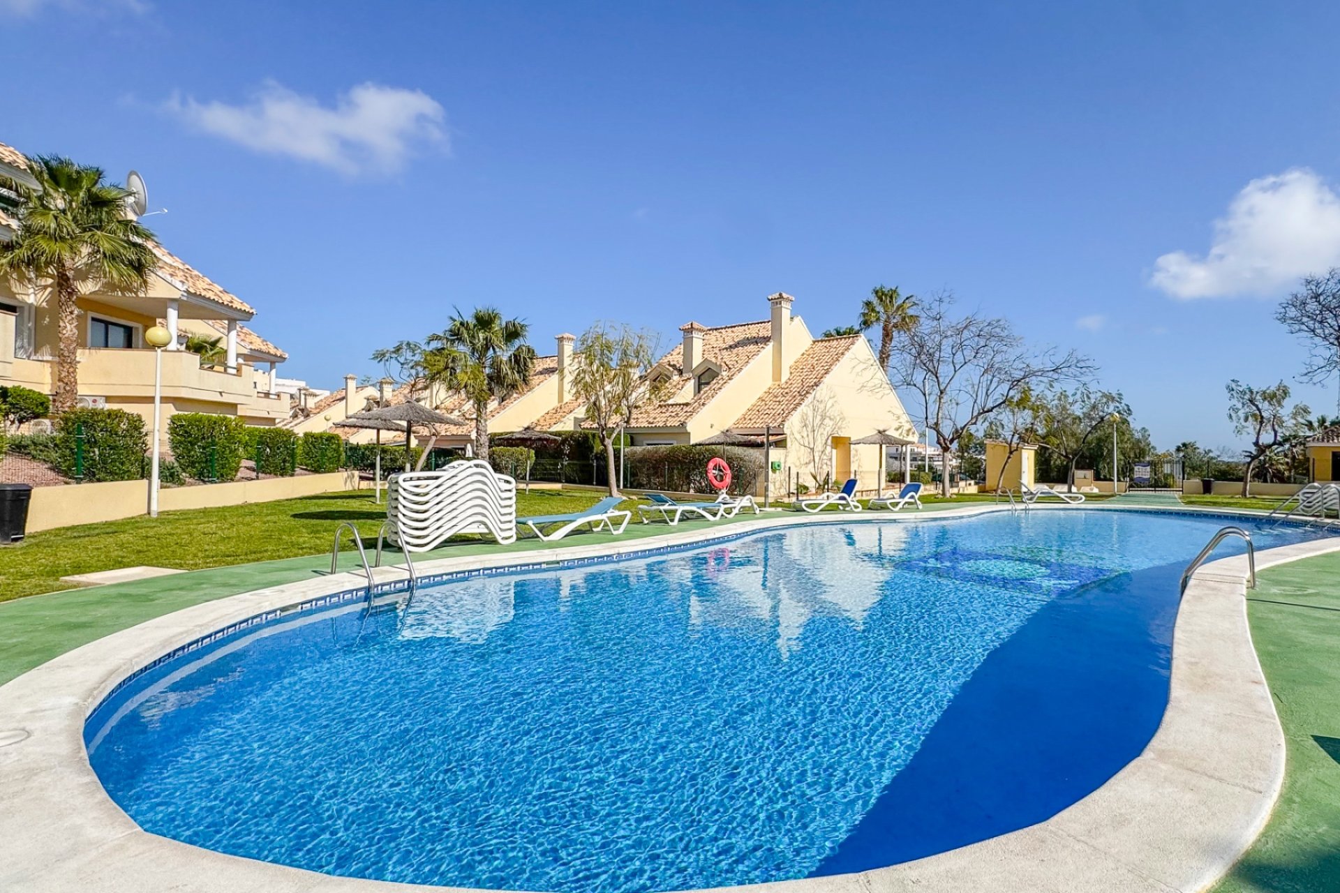 Återförsäljning - Apartment -
Orihuela Costa - Lomas de Campoamor