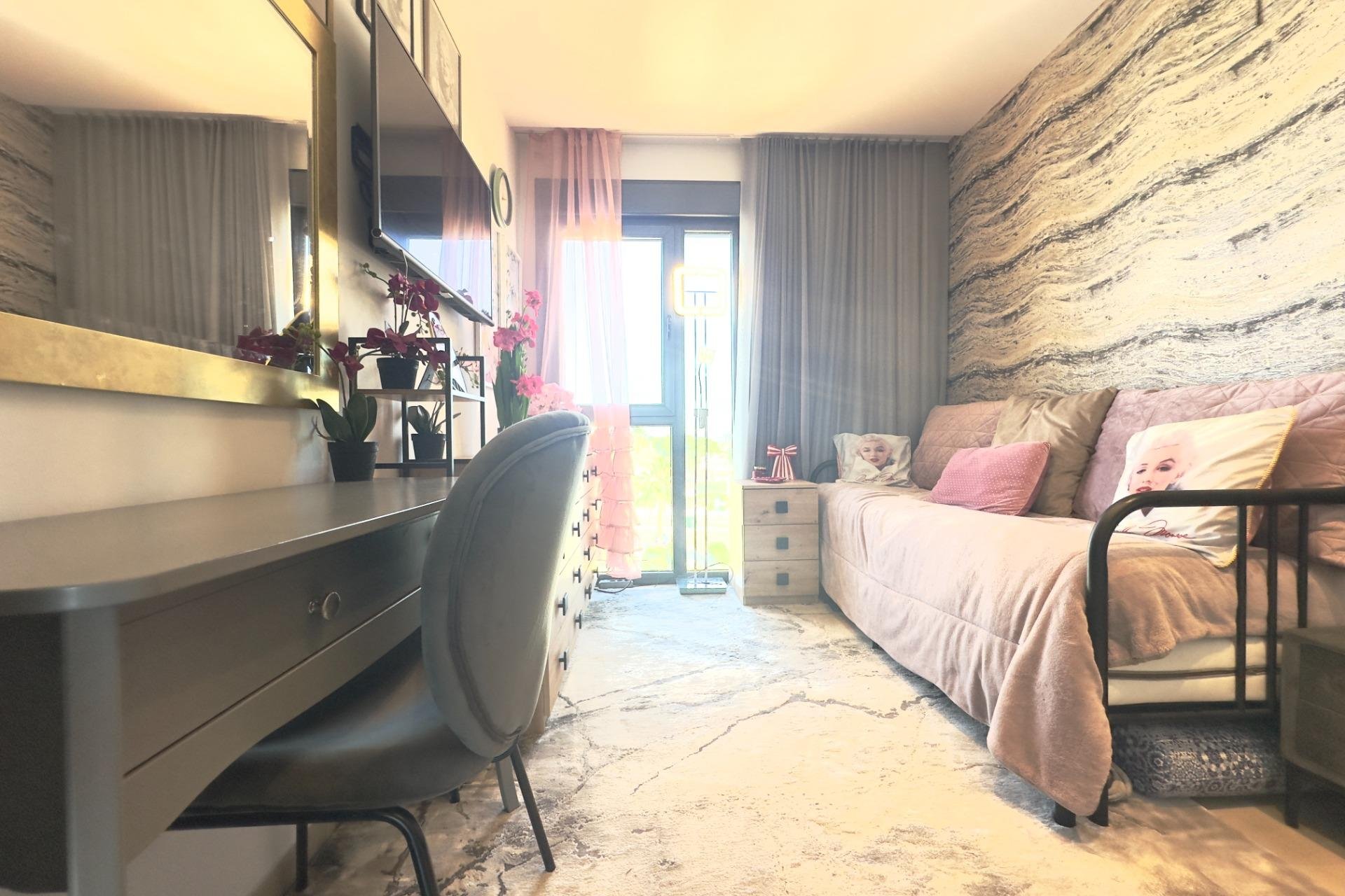 Återförsäljning - Apartment -
Orihuela Costa - Los Dolses