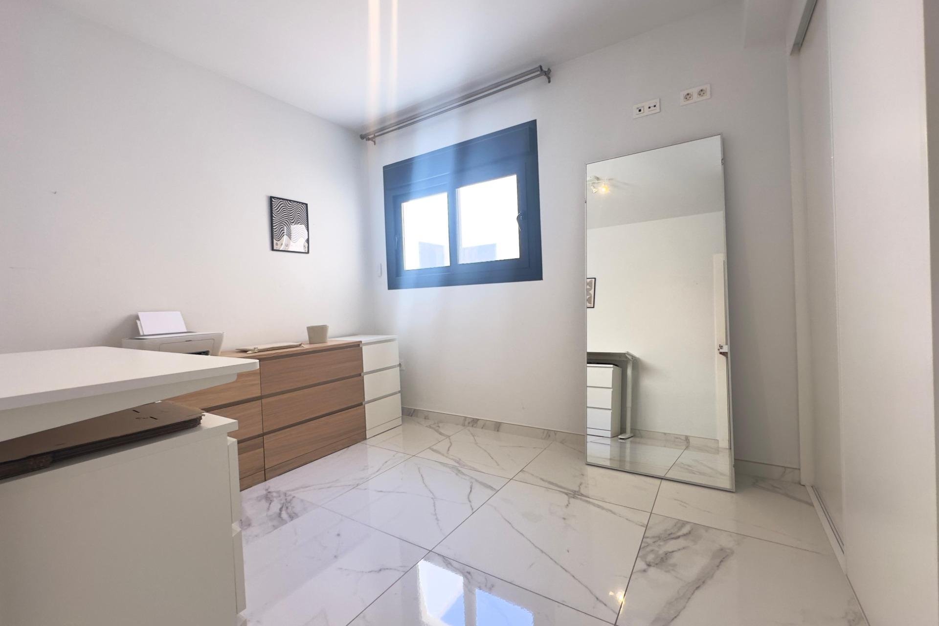 Återförsäljning - Apartment -
Orihuela Costa - PAU 8