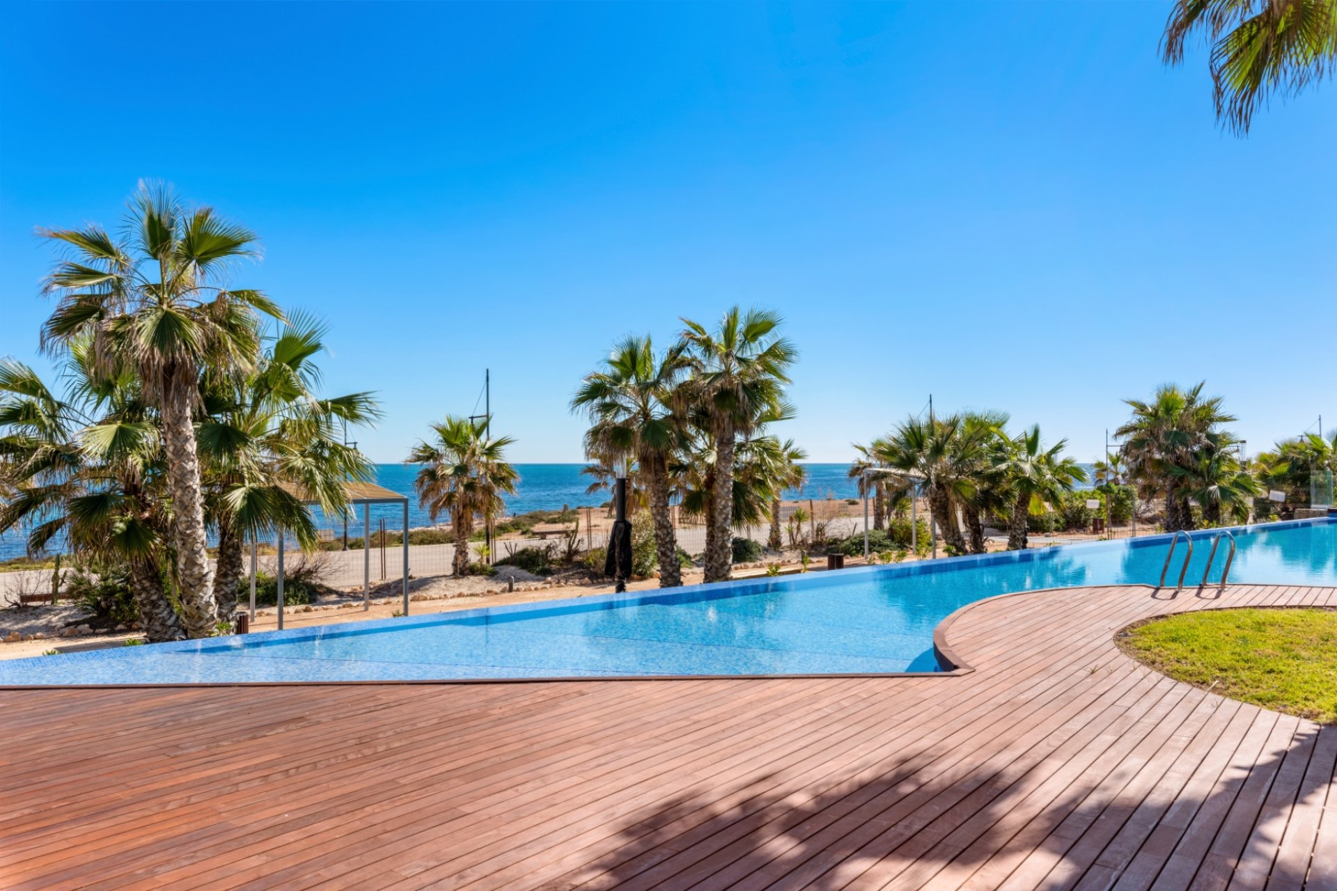 Återförsäljning - Apartment -
Orihuela Costa - Punta Prima