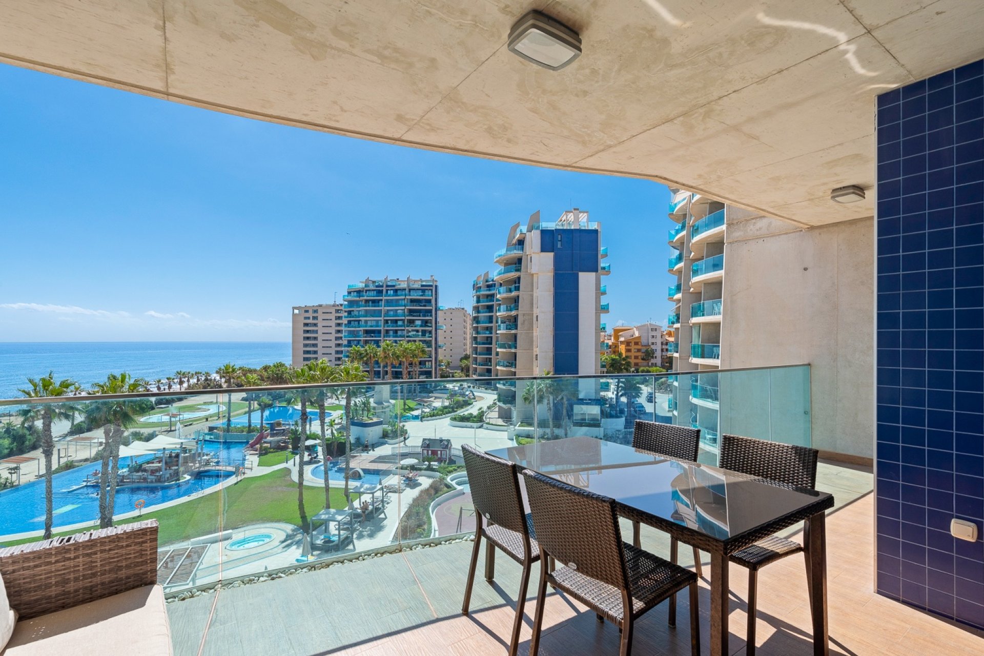 Återförsäljning - Apartment -
Orihuela Costa - Punta Prima