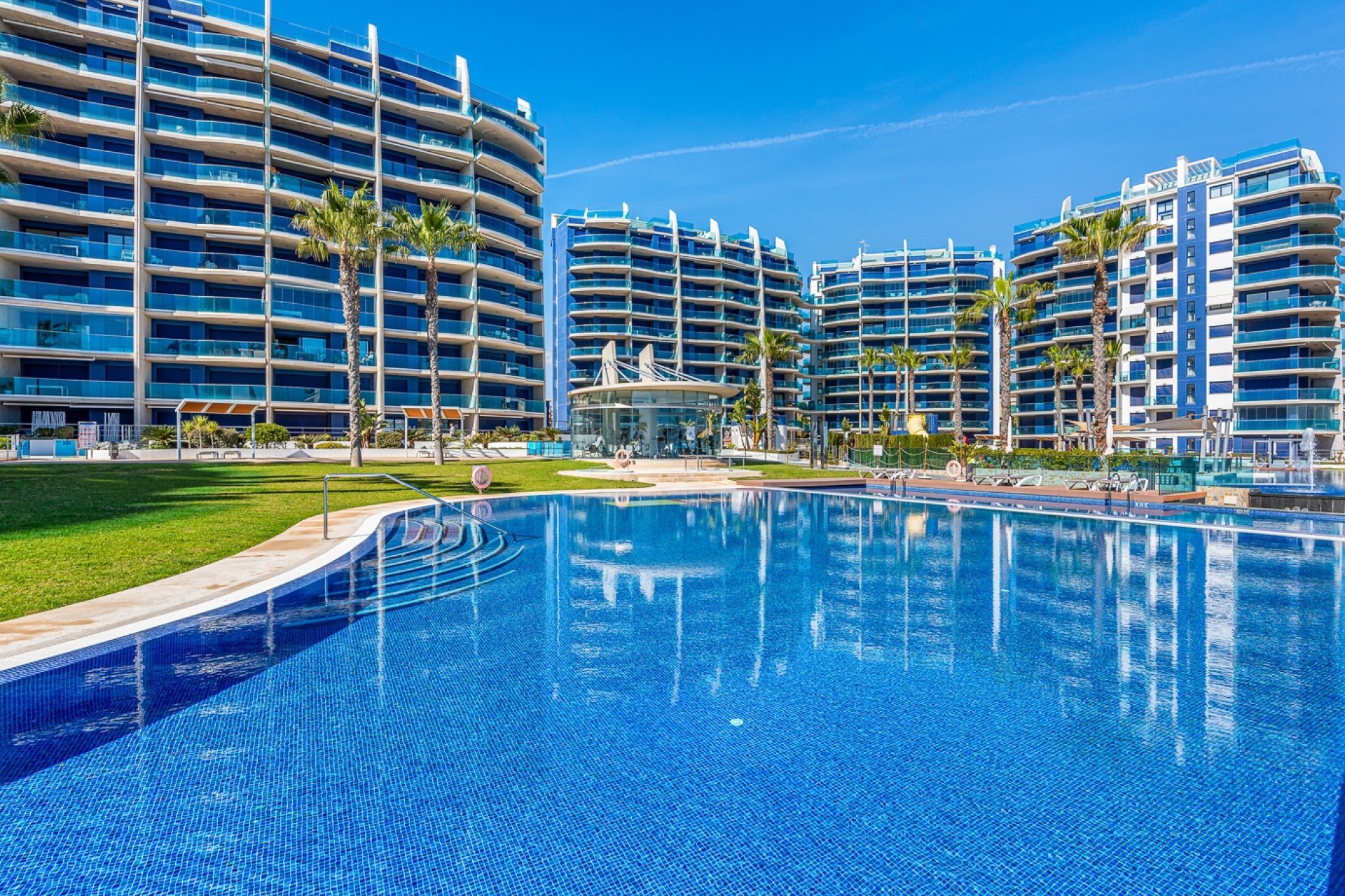 Återförsäljning - Apartment -
Orihuela Costa - Punta Prima