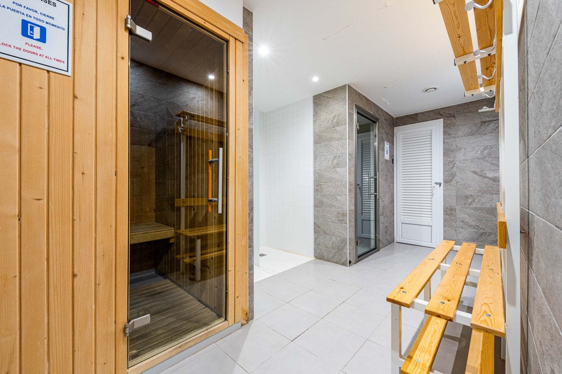 Återförsäljning - Apartment -
Orihuela Costa - Punta Prima