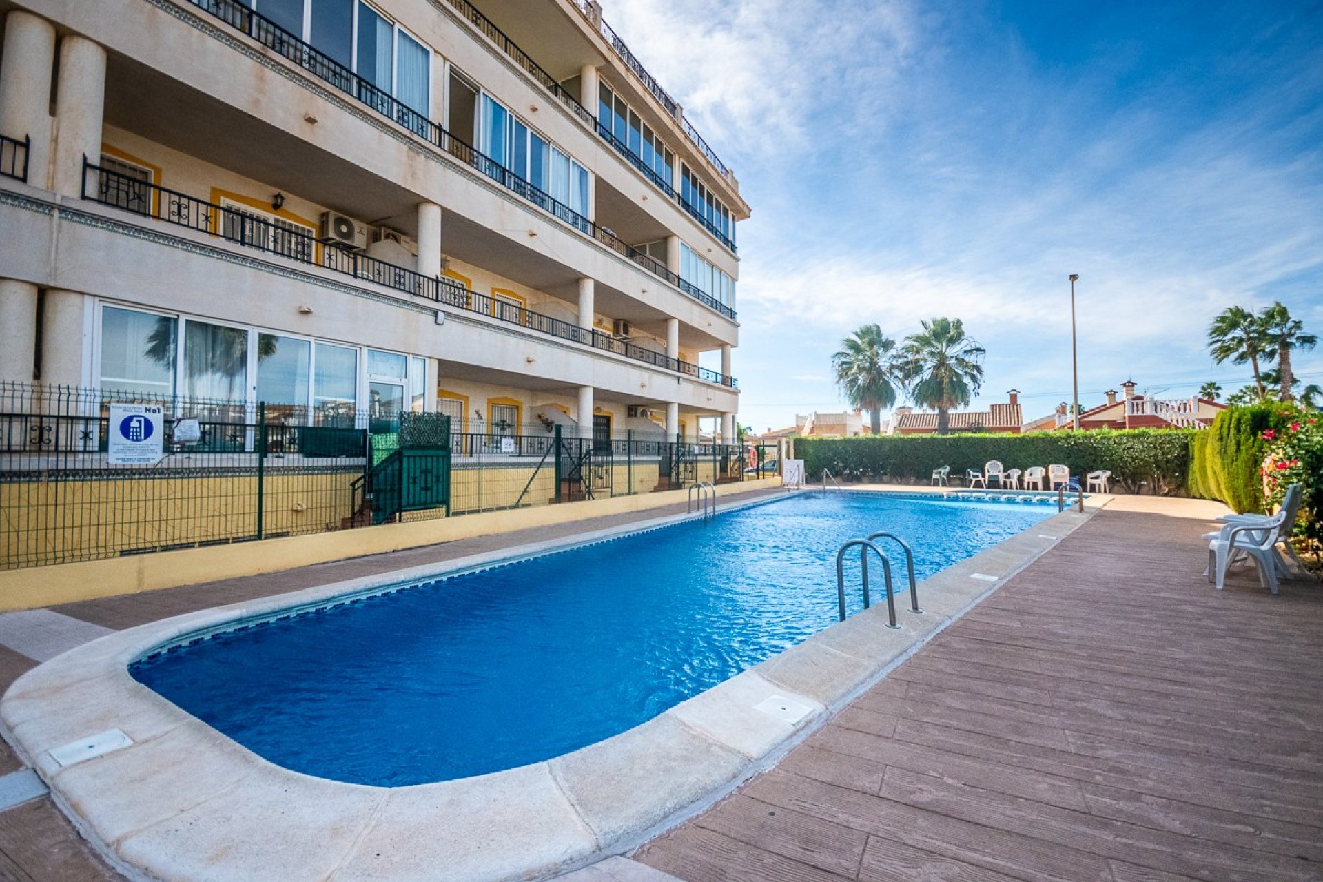 Återförsäljning - Apartment -
Orihuela Costa - Punta Prima