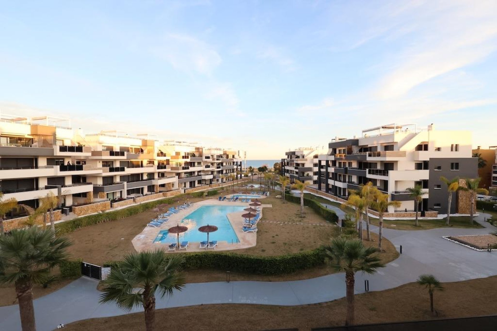 Återförsäljning - Apartment -
Orihuela Costa - Punta Prima