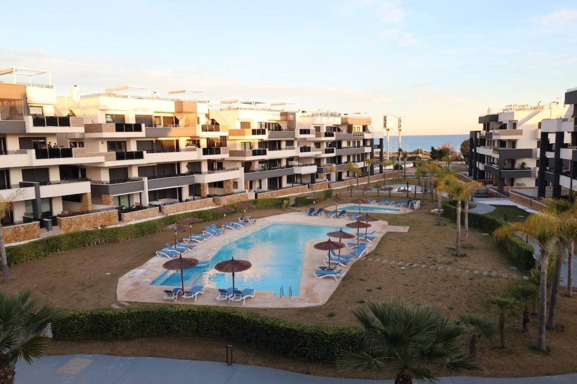 Återförsäljning - Apartment -
Orihuela Costa - Punta Prima