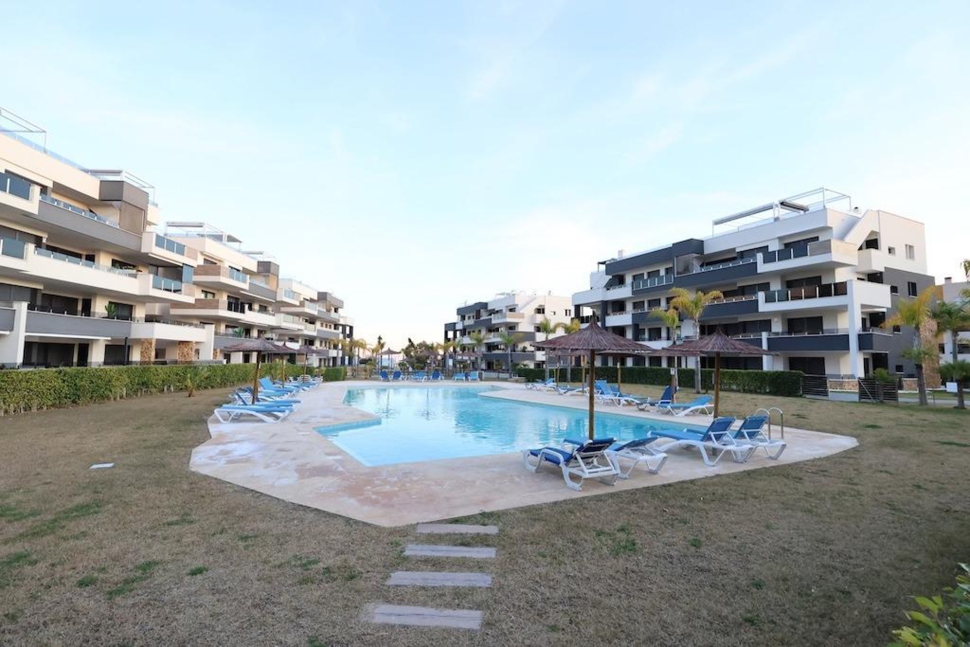 Återförsäljning - Apartment -
Orihuela Costa - Punta Prima