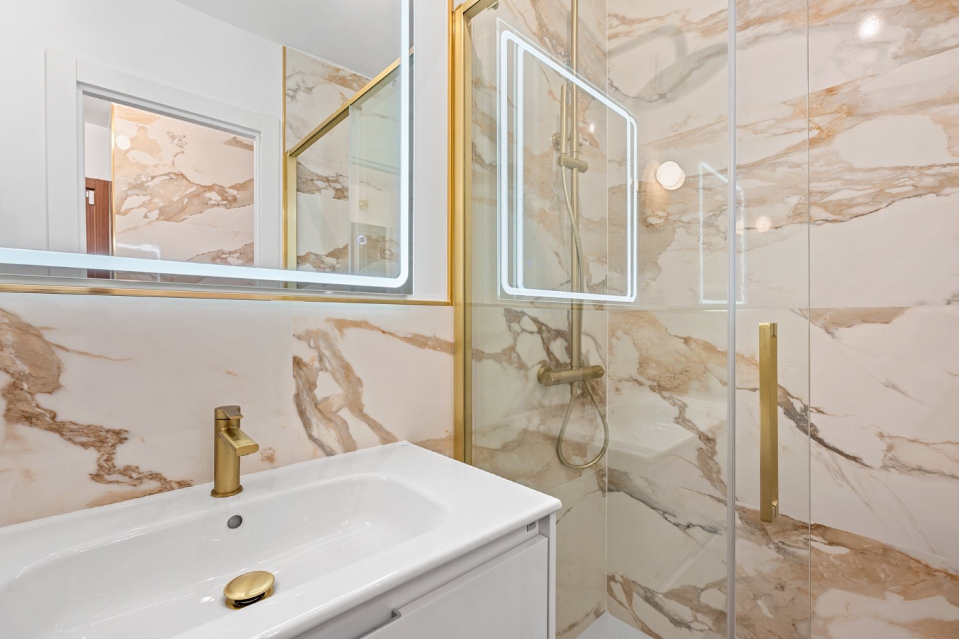 Återförsäljning - Apartment -
Orihuela Costa - Punta Prima