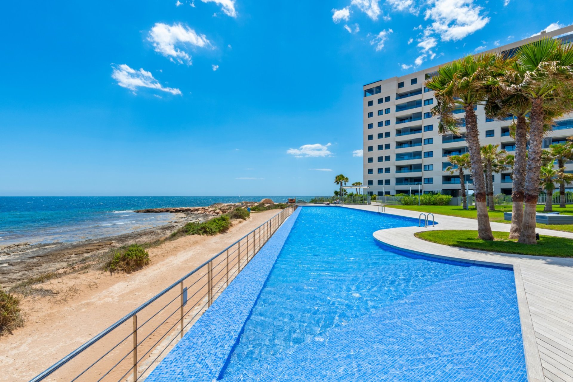 Återförsäljning - Apartment -
Orihuela Costa - Punta Prima
