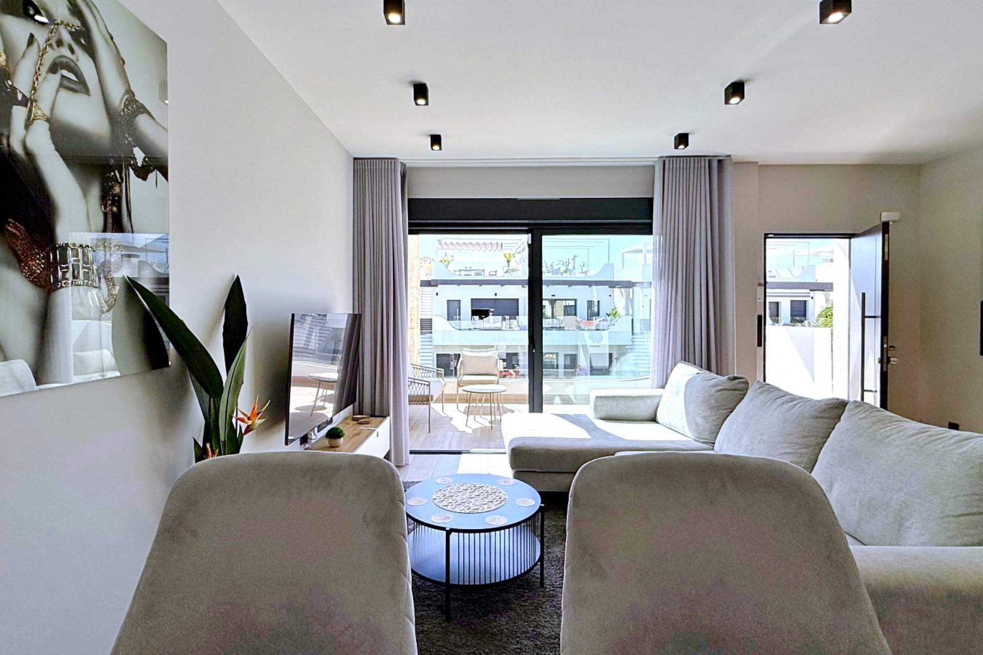 Återförsäljning - Apartment -
Orihuela Costa - Punta Prima