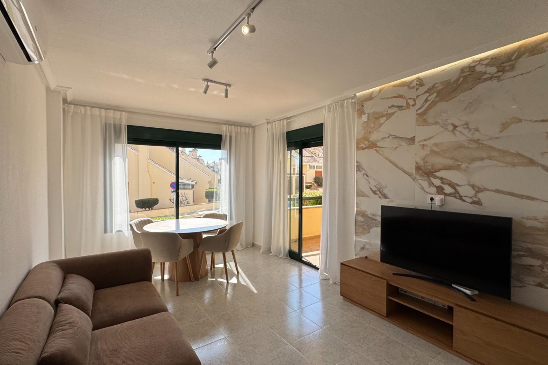 Återförsäljning - Apartment -
Orihuela Costa - Villamartín-Las Filipinas