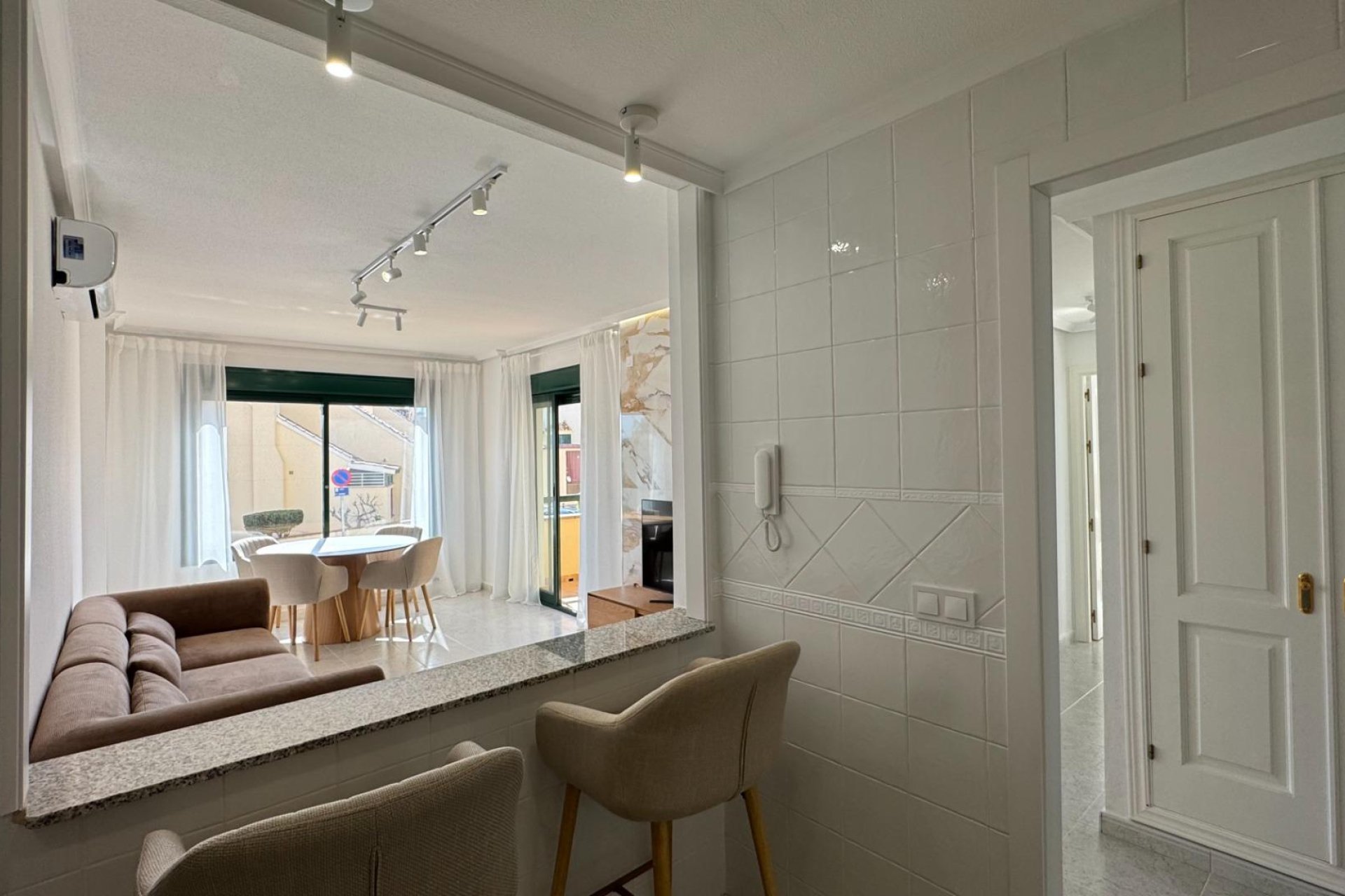 Återförsäljning - Apartment -
Orihuela Costa - Villamartín-Las Filipinas