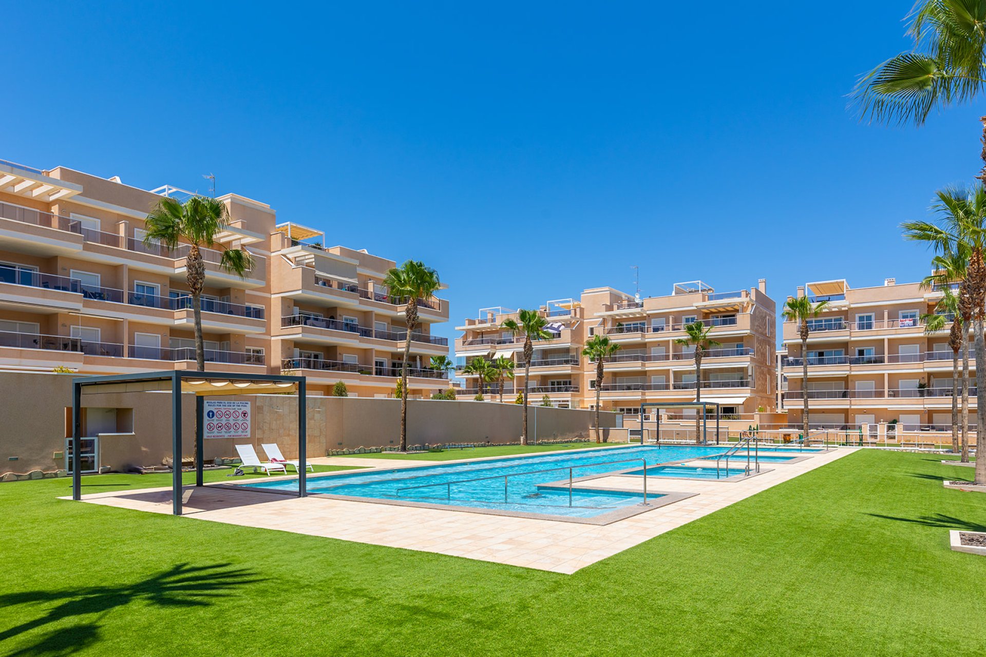 Återförsäljning - Apartment -
Orihuela Costa - Villamartín-Las Filipinas