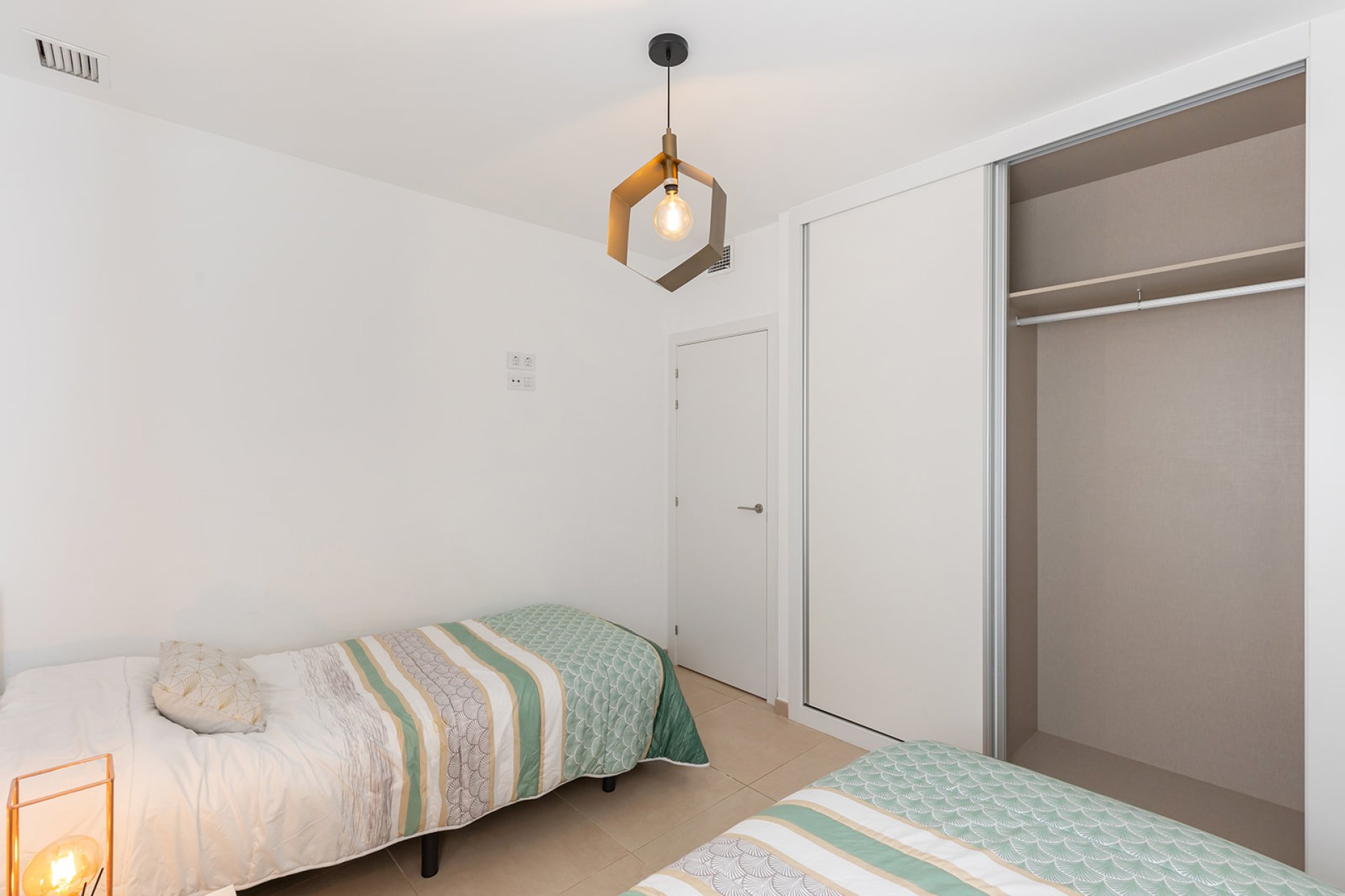 Återförsäljning - Apartment -
Orihuela Costa - Villamartín-Las Filipinas