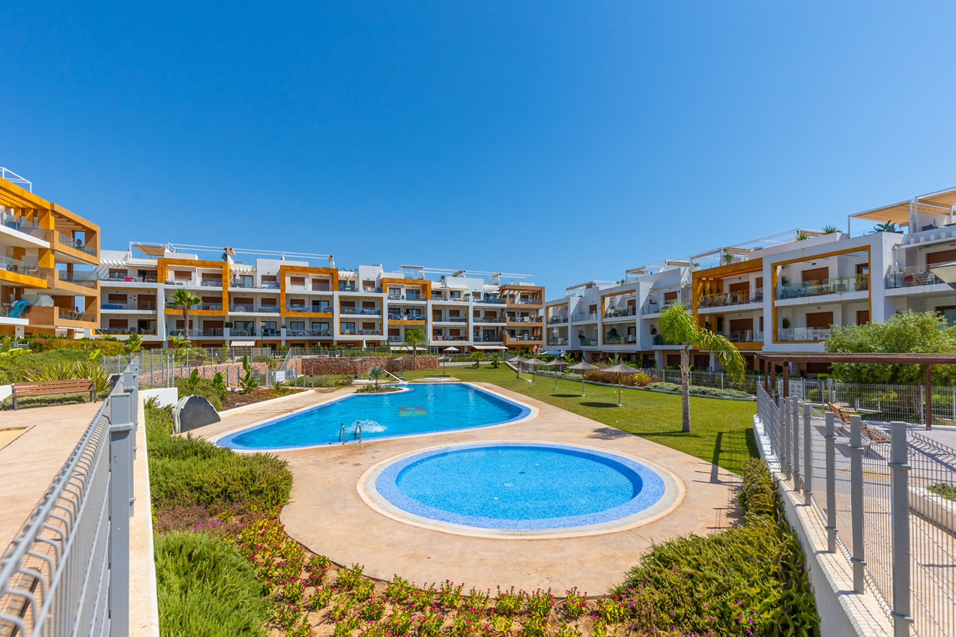 Återförsäljning - Apartment -
Orihuela Costa - Villamartín-Las Filipinas