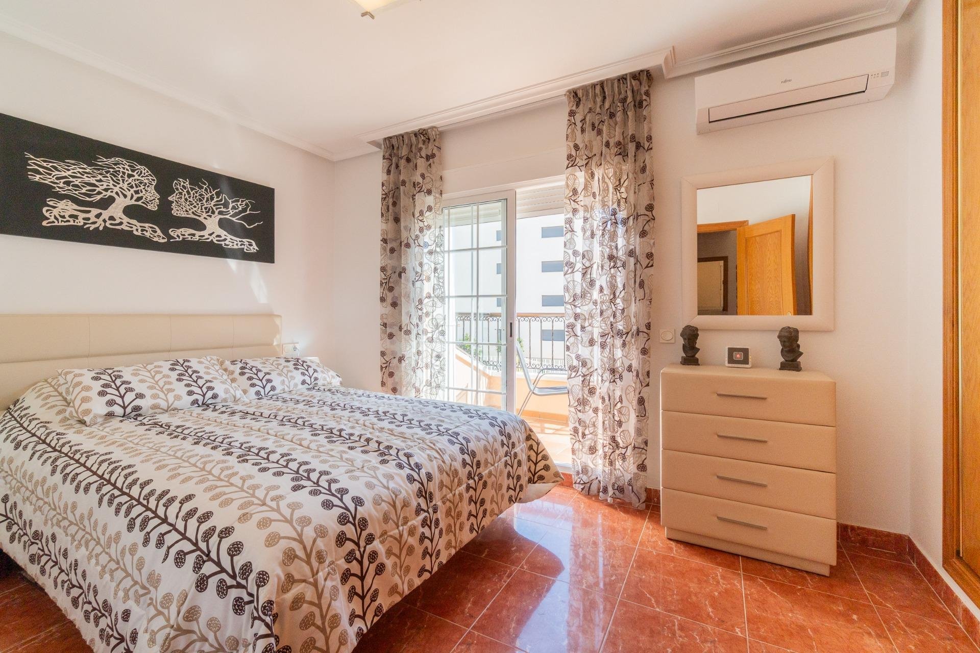 Återförsäljning - Apartment -
Orihuela Costa - Villamartin