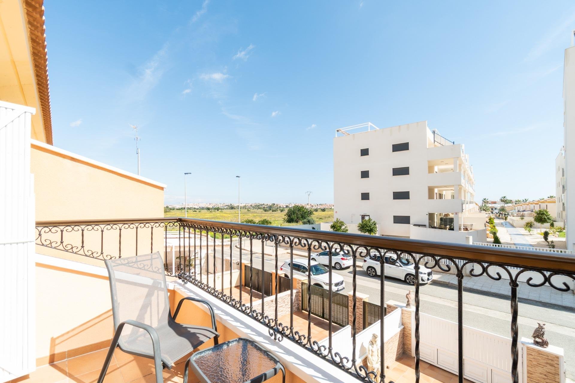 Återförsäljning - Apartment -
Orihuela Costa - Villamartin