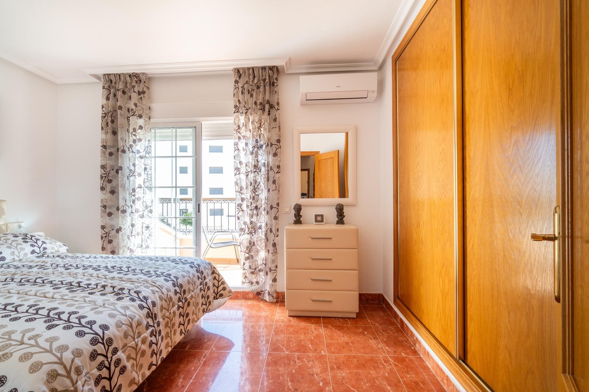 Återförsäljning - Apartment -
Orihuela Costa - Villamartin