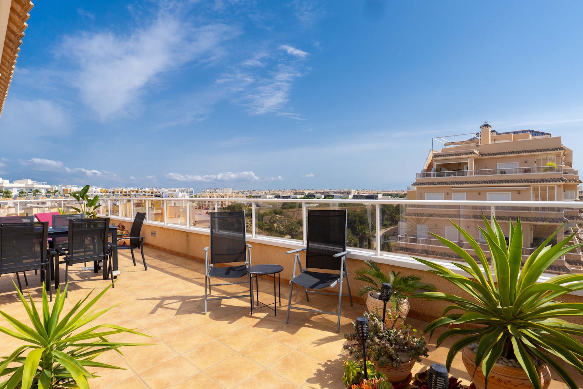 Återförsäljning - Apartment -
Orihuela Costa - Villamartín