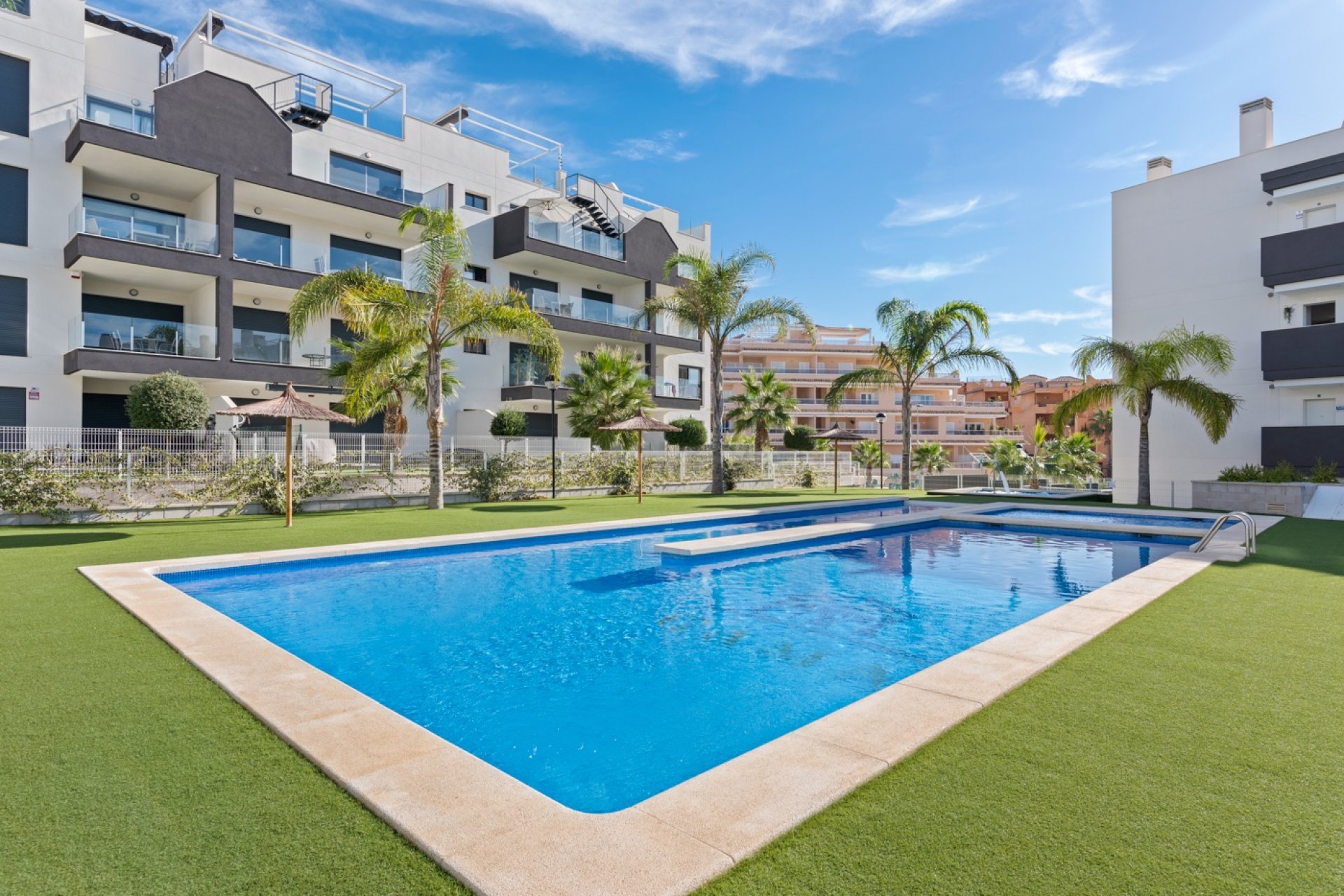 Återförsäljning - Apartment -
Orihuela Costa - Villamartín